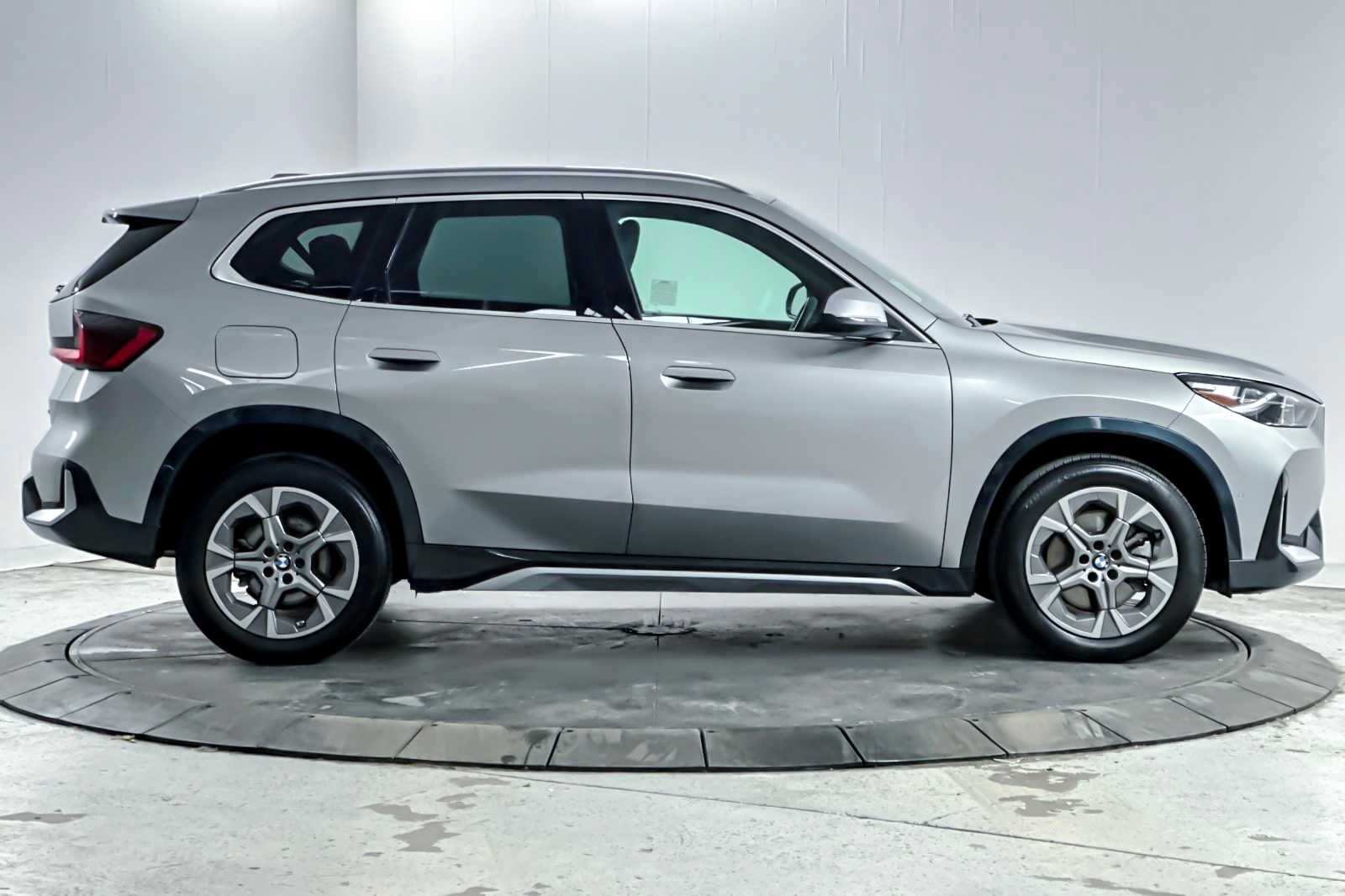 Thumbnail: 2023 BMW X1 - 8