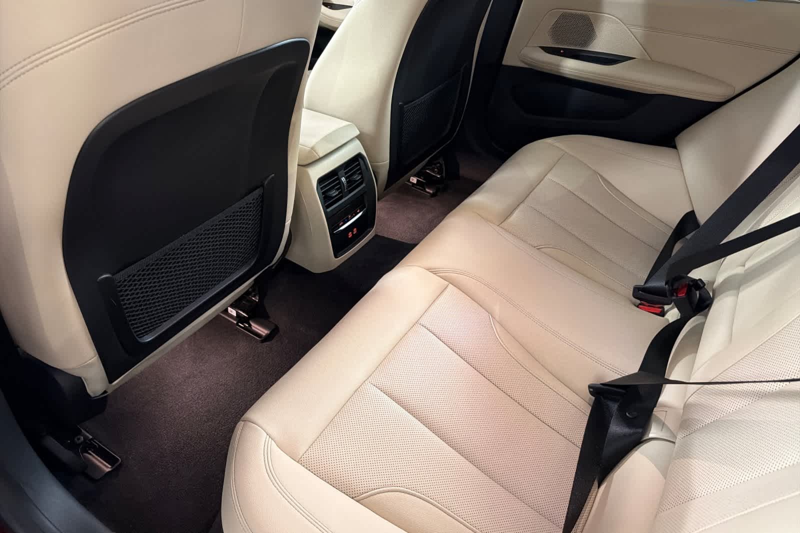 Thumbnail: 2023 BMW i4 - 4