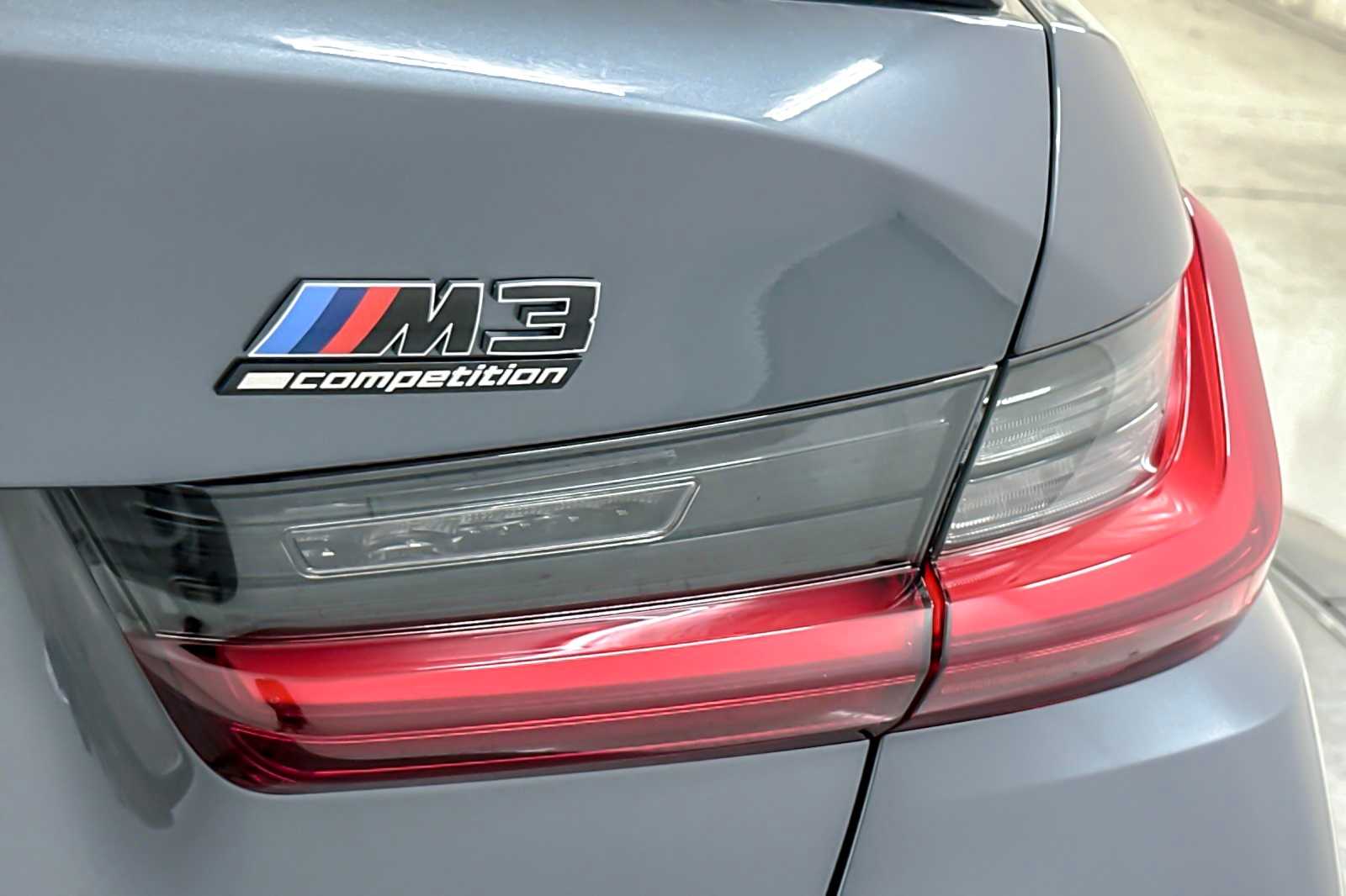 Thumbnail: 2025 BMW M3 - 25
