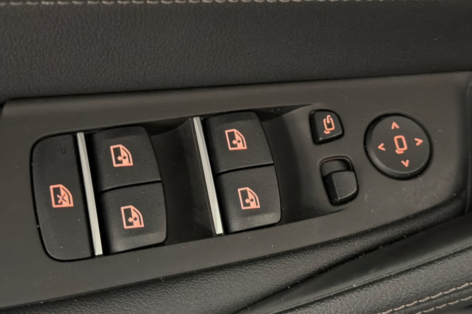 Thumbnail: 2023 BMW 5 Series - 13