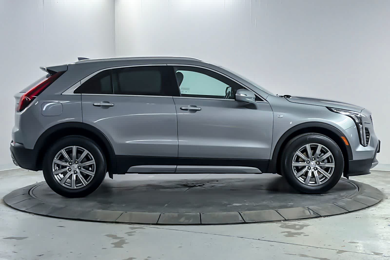 Thumbnail: 2023 Cadillac XT4 - 8