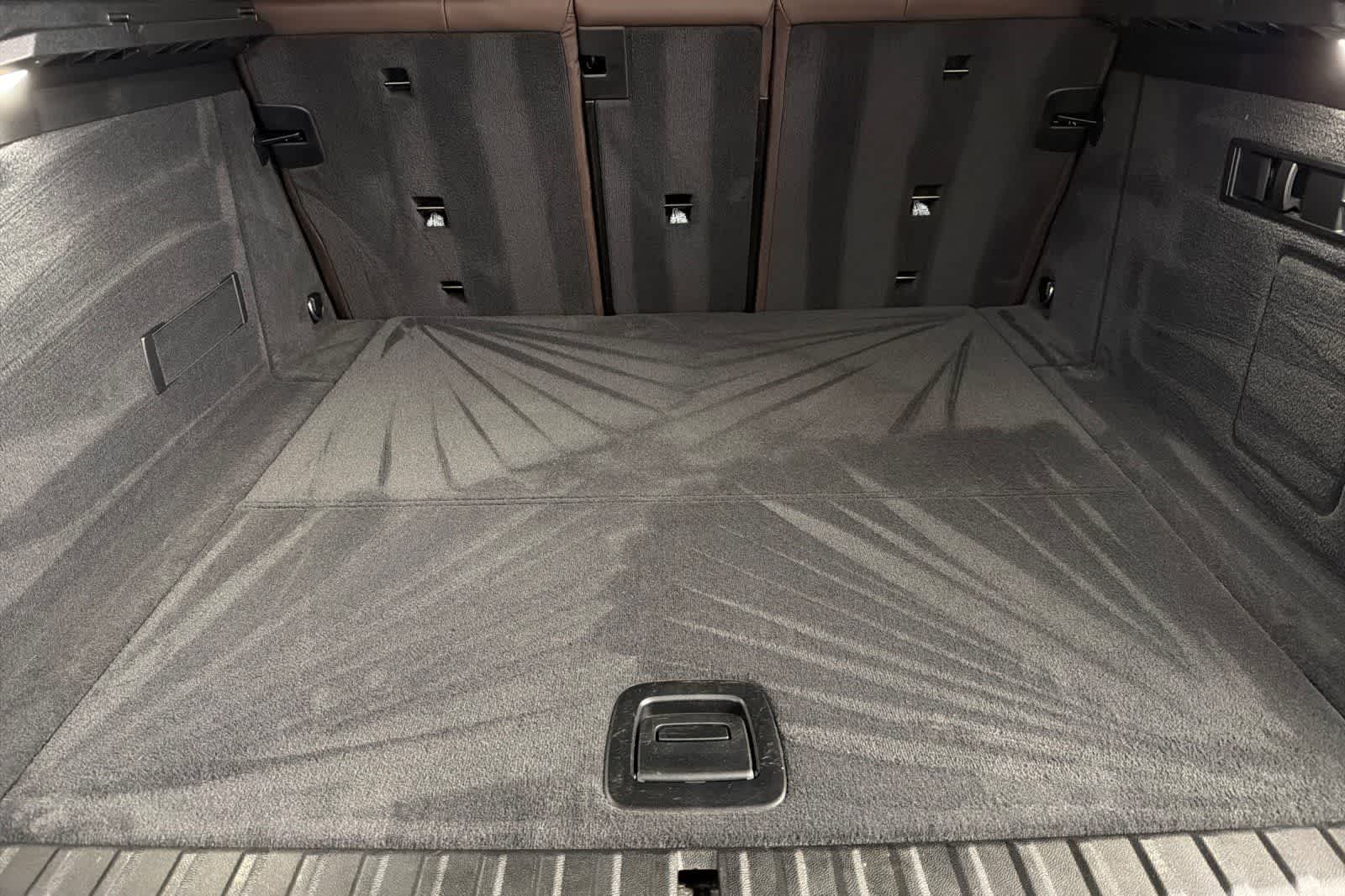 Thumbnail: 2023 BMW iX - 15