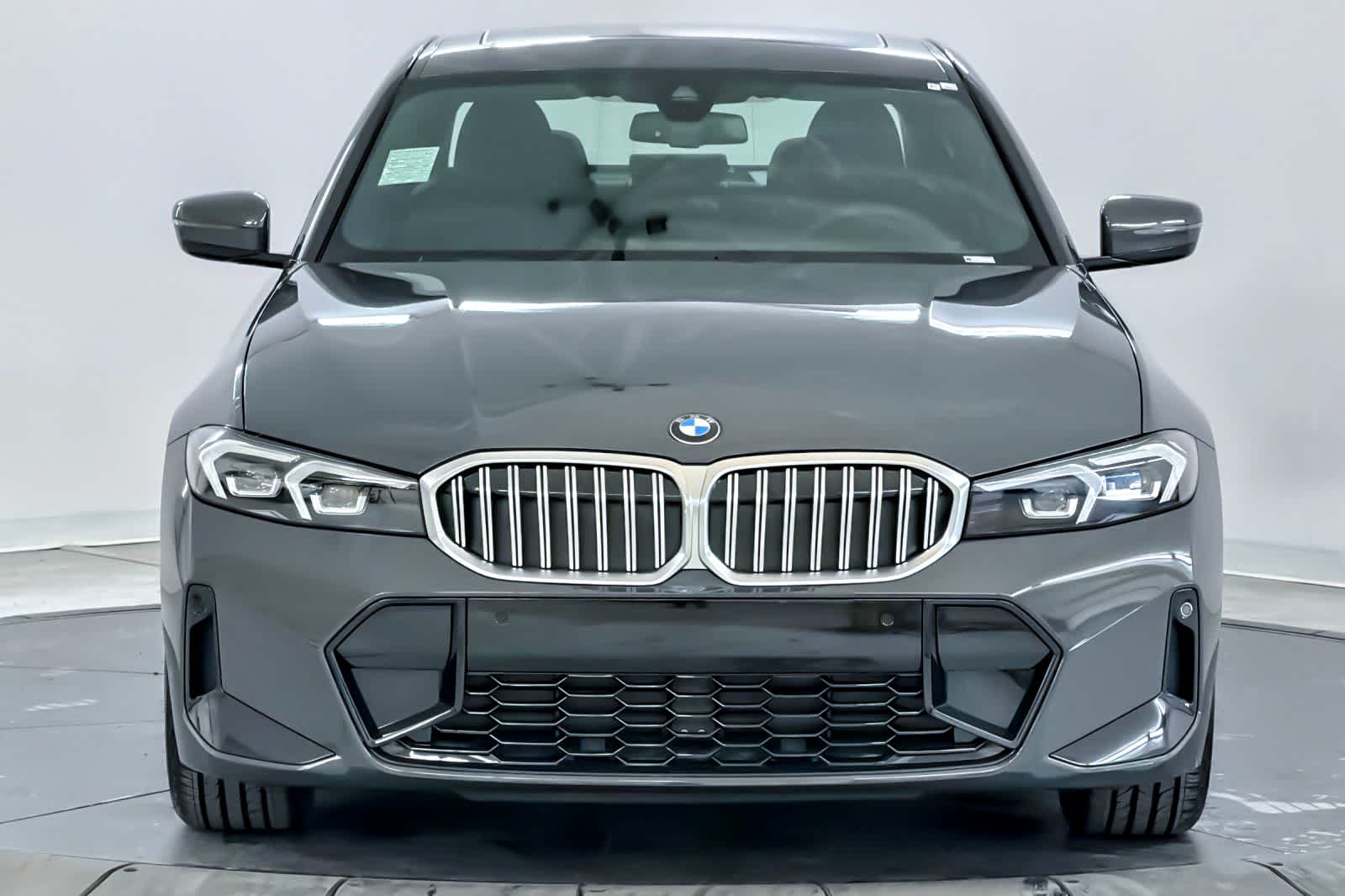 Thumbnail: 2026 BMW 3 Series - 10