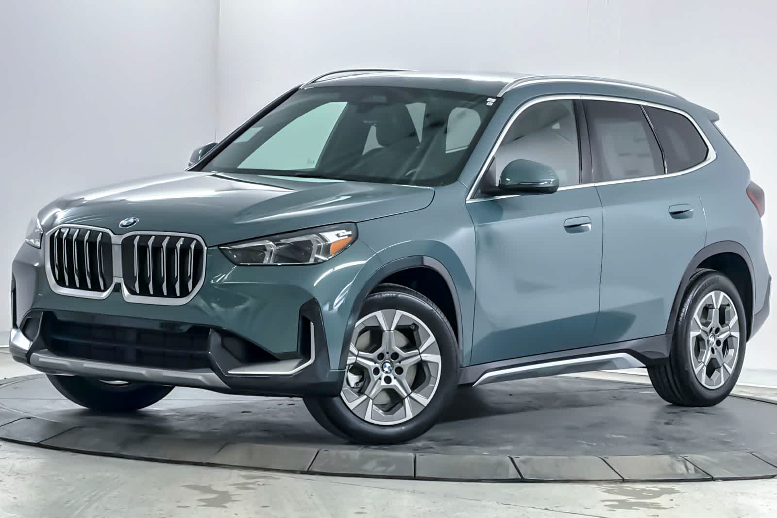 Thumbnail: 2026 BMW X1 - 1