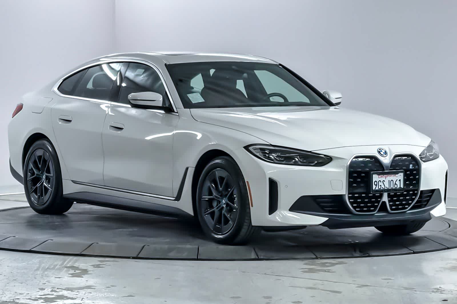 Thumbnail: 2023 BMW i4 - 9