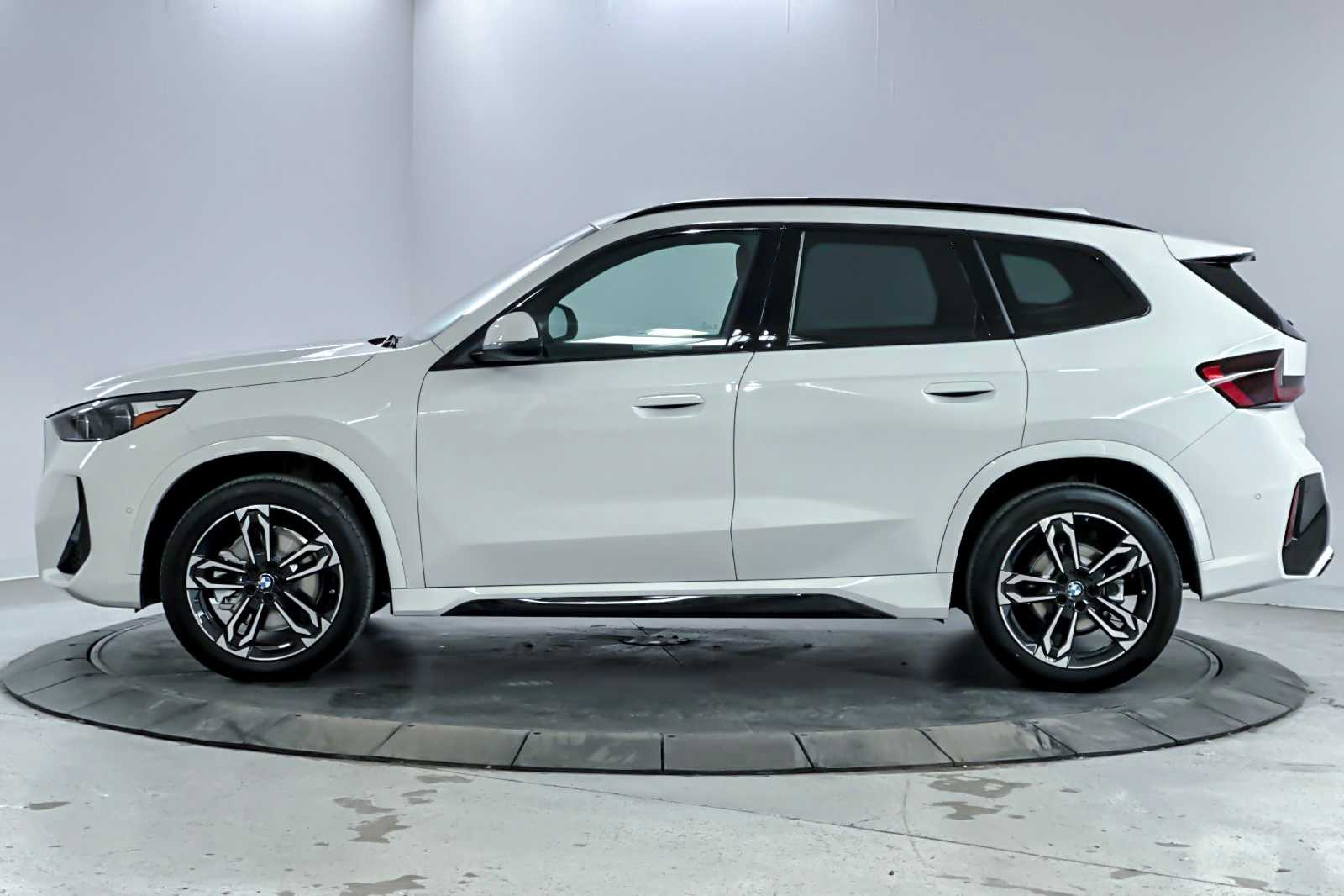 Thumbnail: 2026 BMW X1 - 5