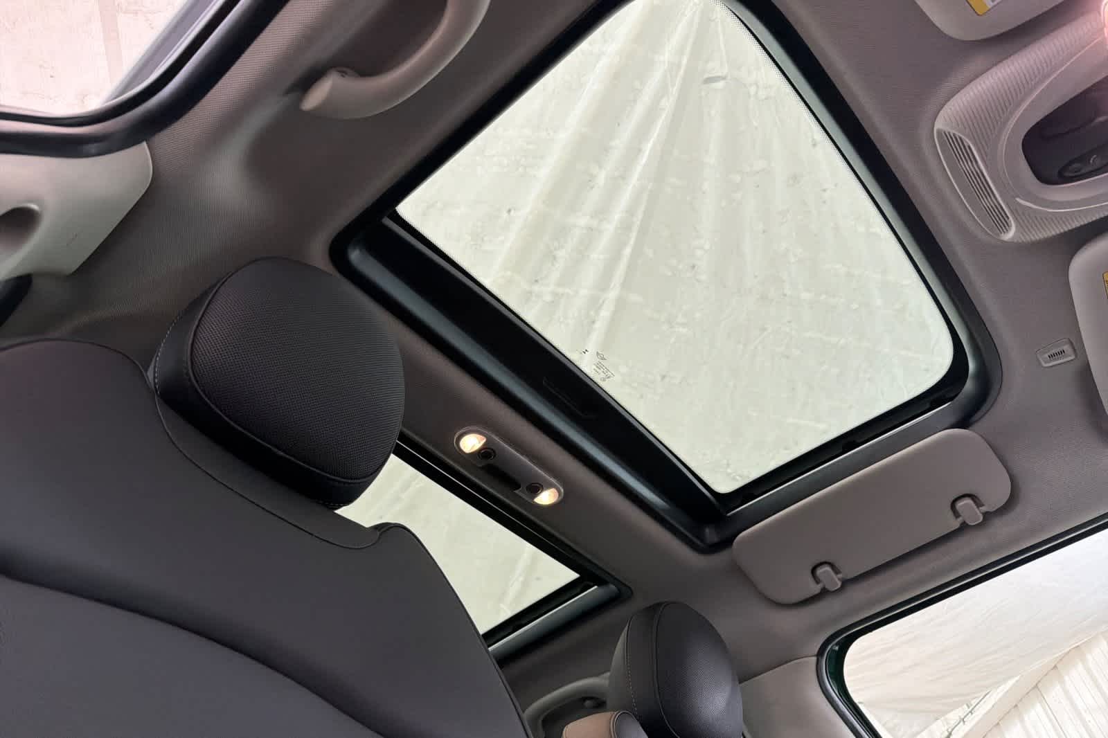 Thumbnail: 2023 MINI Cooper Hardtop - 17