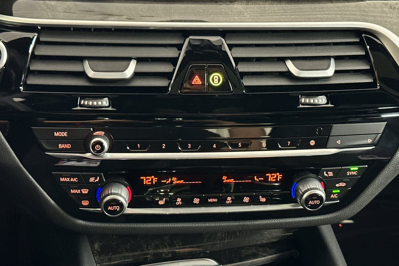 Thumbnail: 2023 BMW 5 Series - 20