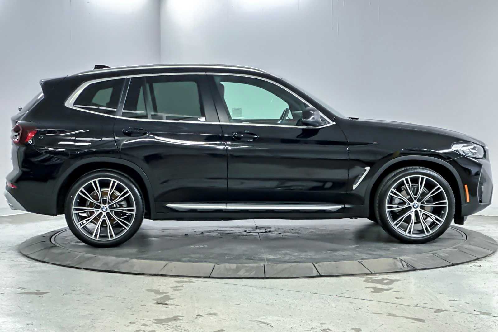 Thumbnail: 2023 BMW X3 - 8