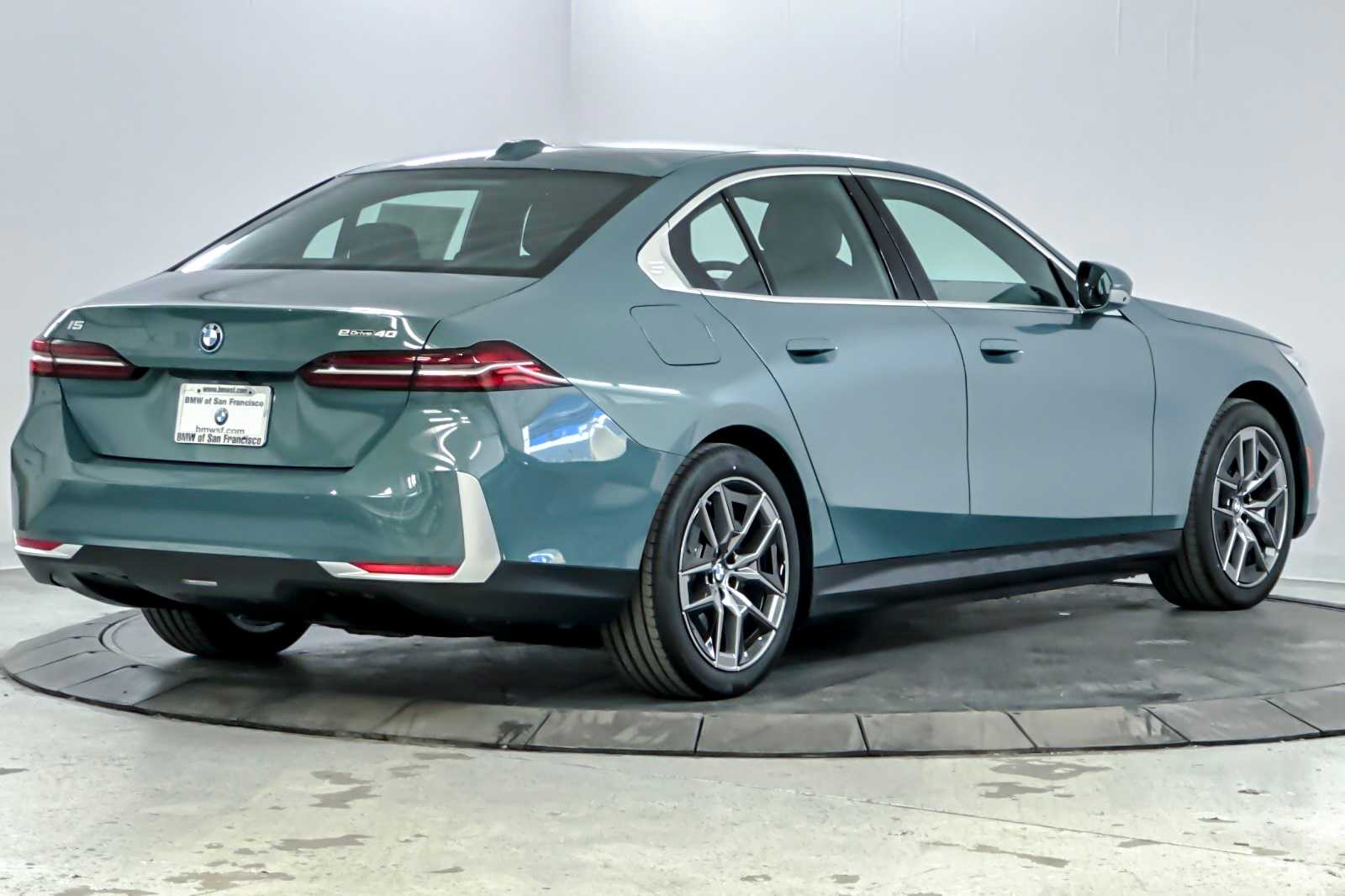 Thumbnail: 2026 BMW i5 - 2