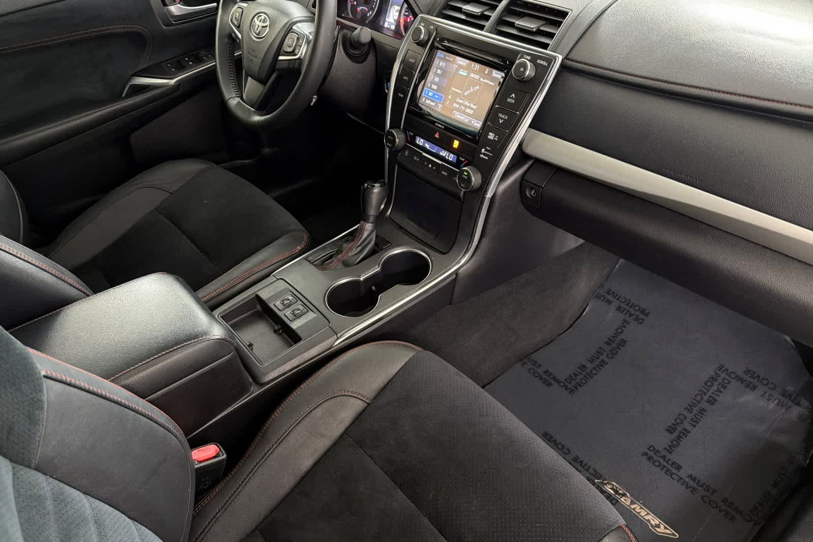 Thumbnail: 2016 Toyota Camry - 15