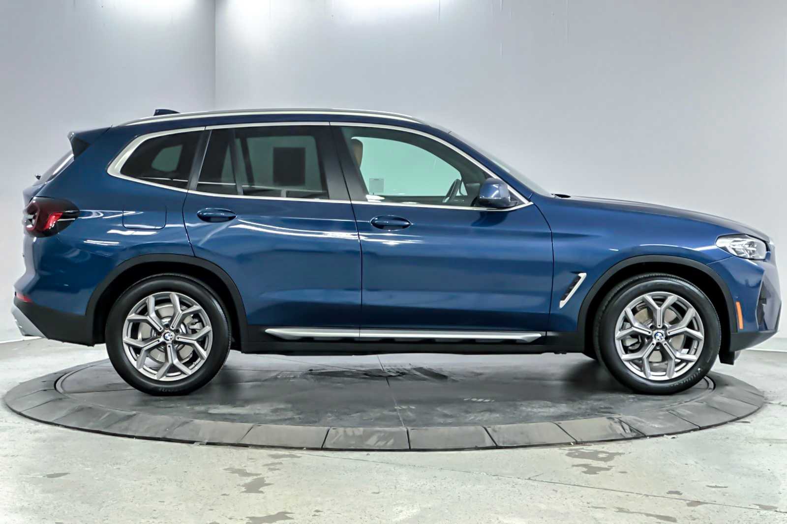 Thumbnail: 2023 BMW X3 - 8