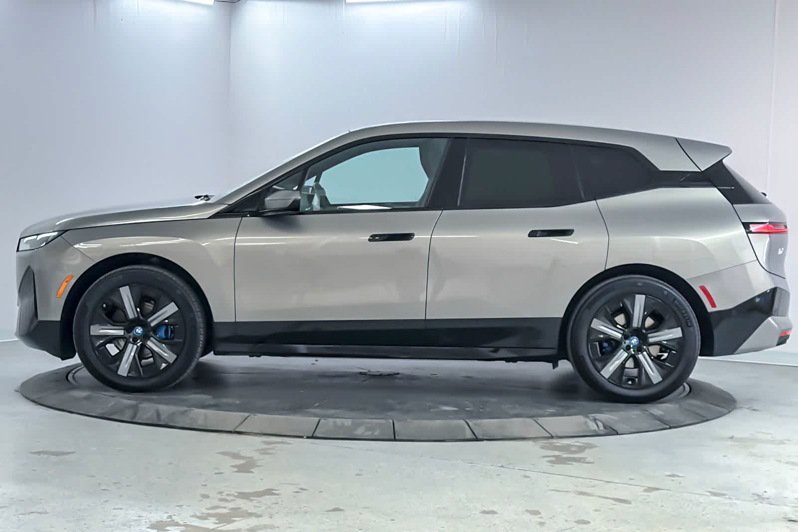 Thumbnail: 2023 BMW iX - 5