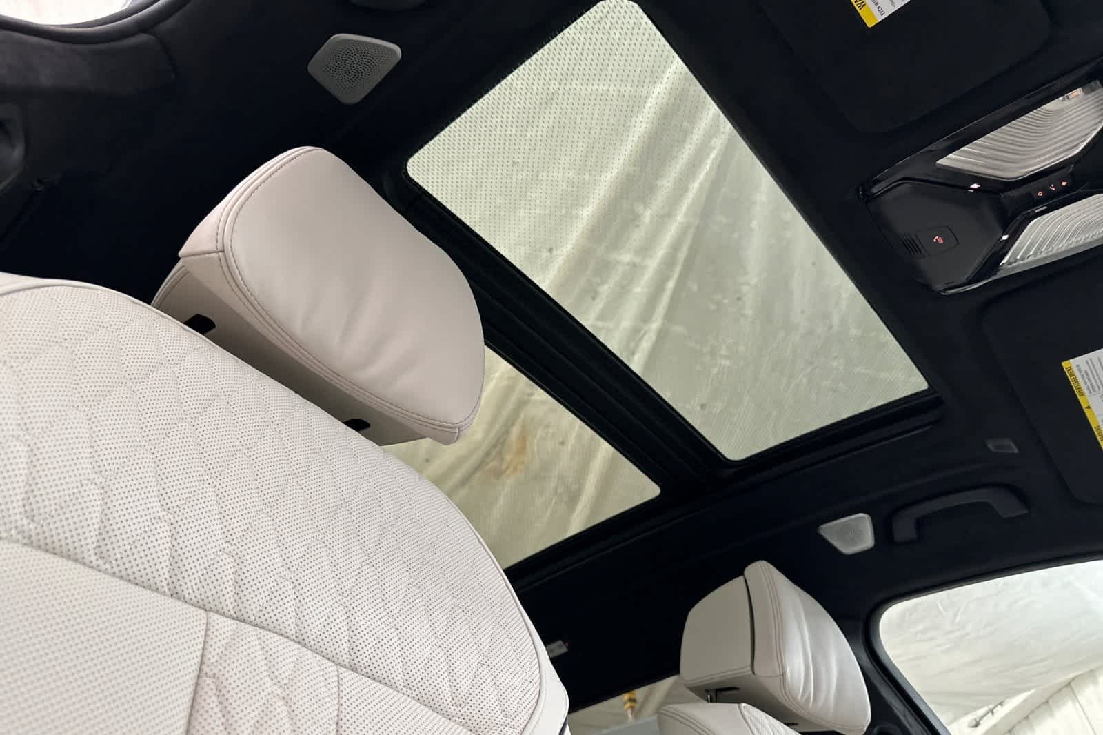 Thumbnail: 2026 BMW X7 - 17