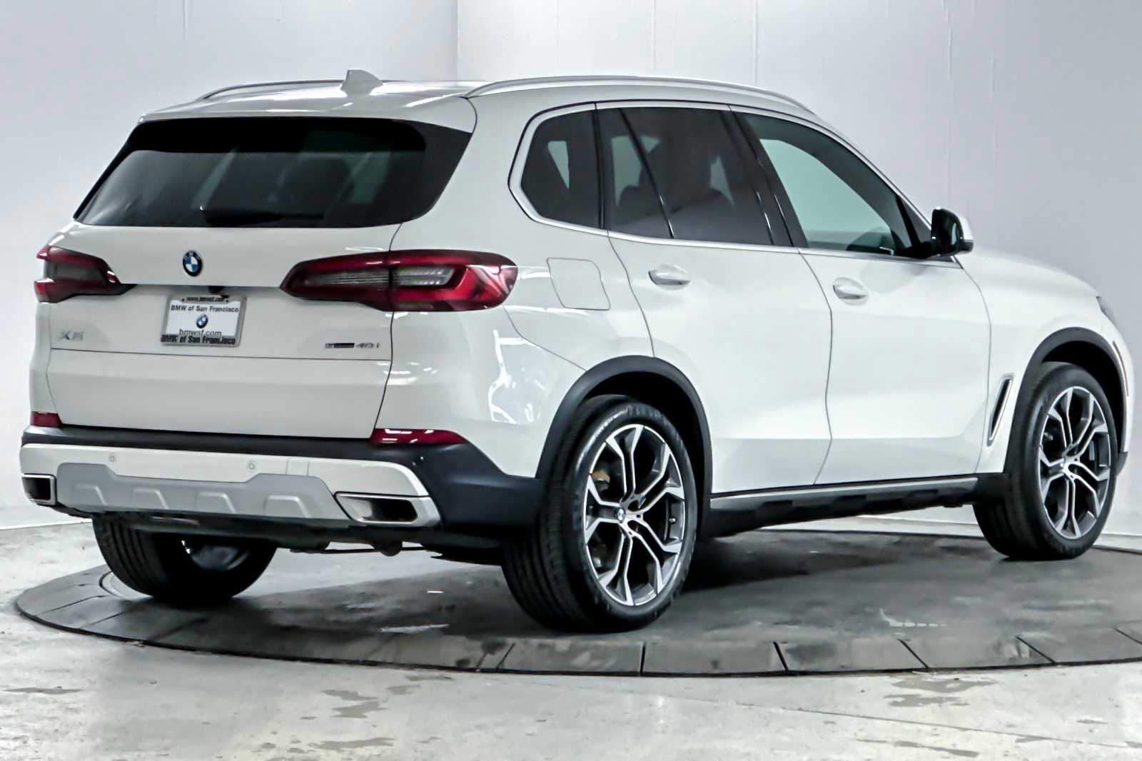 Thumbnail: 2023 BMW X5 - 2