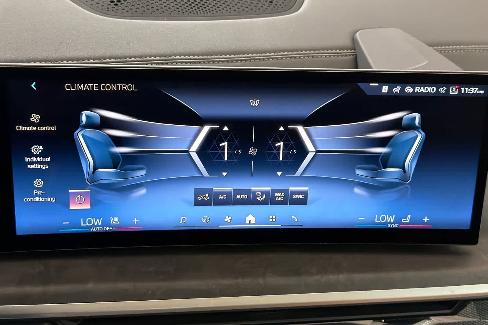 Thumbnail: 2026 BMW X7 - 21