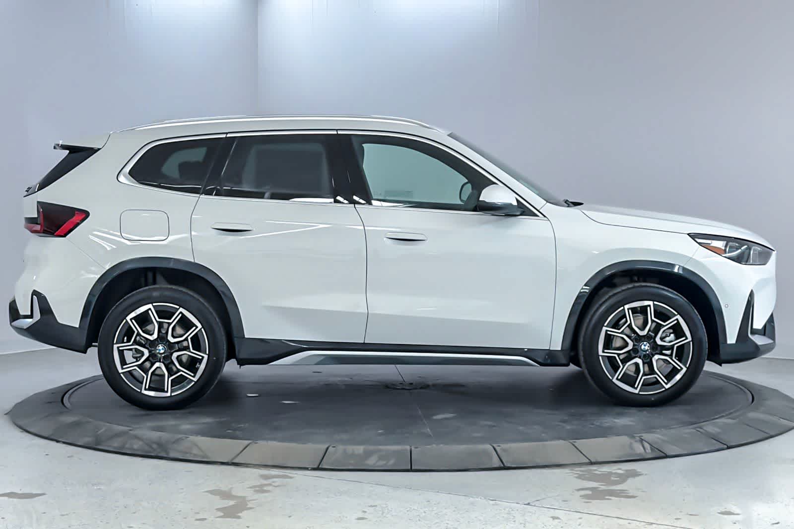 Thumbnail: 2026 BMW X1 - 8