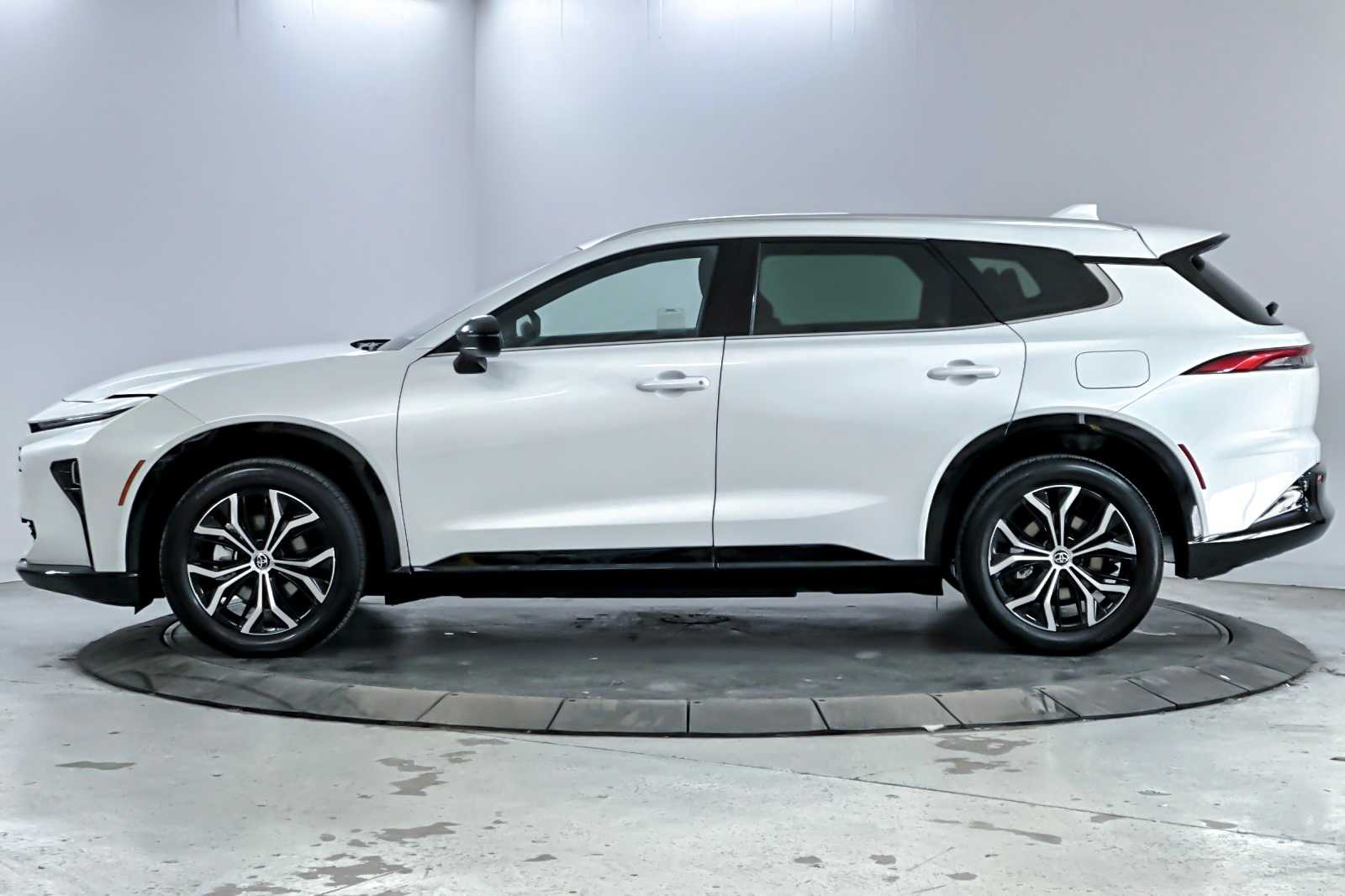 Thumbnail: 2025 Toyota Crown Signia - 5