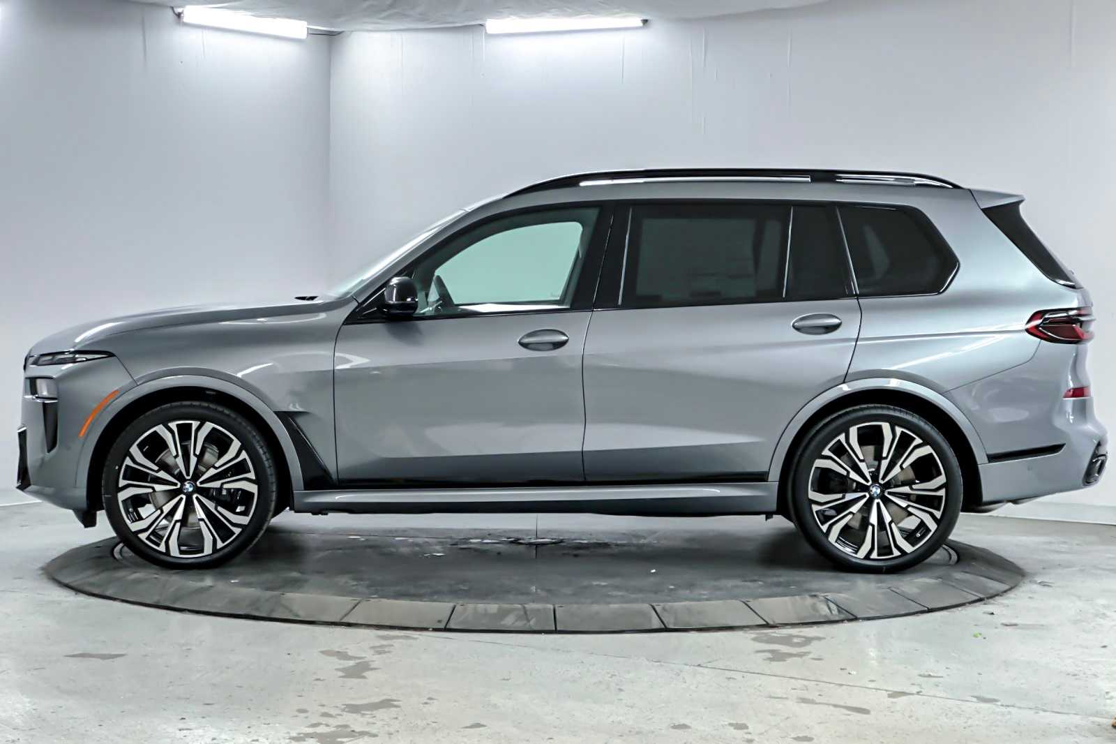 Thumbnail: 2026 BMW X7 - 5