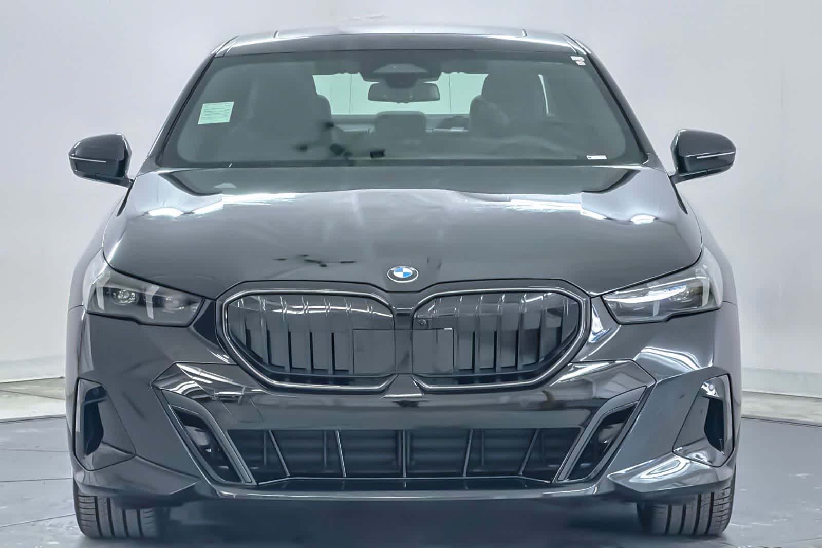 Thumbnail: 2026 BMW 5 Series - 10