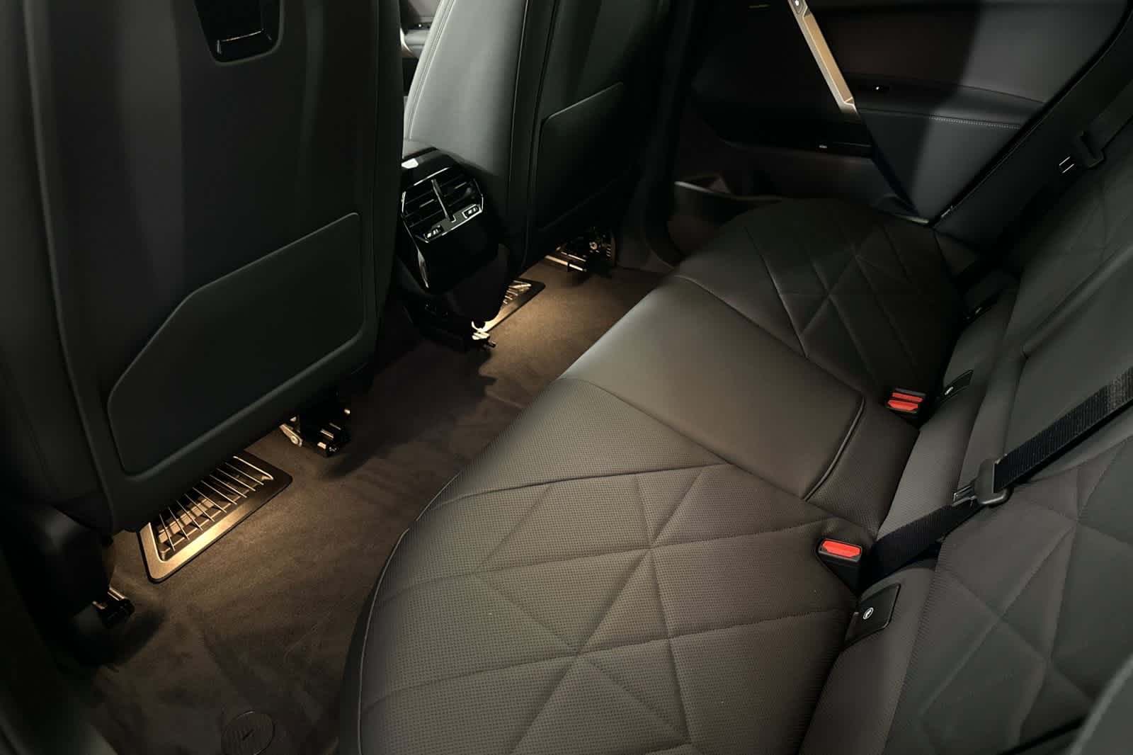 Thumbnail: 2026 BMW iX - 4