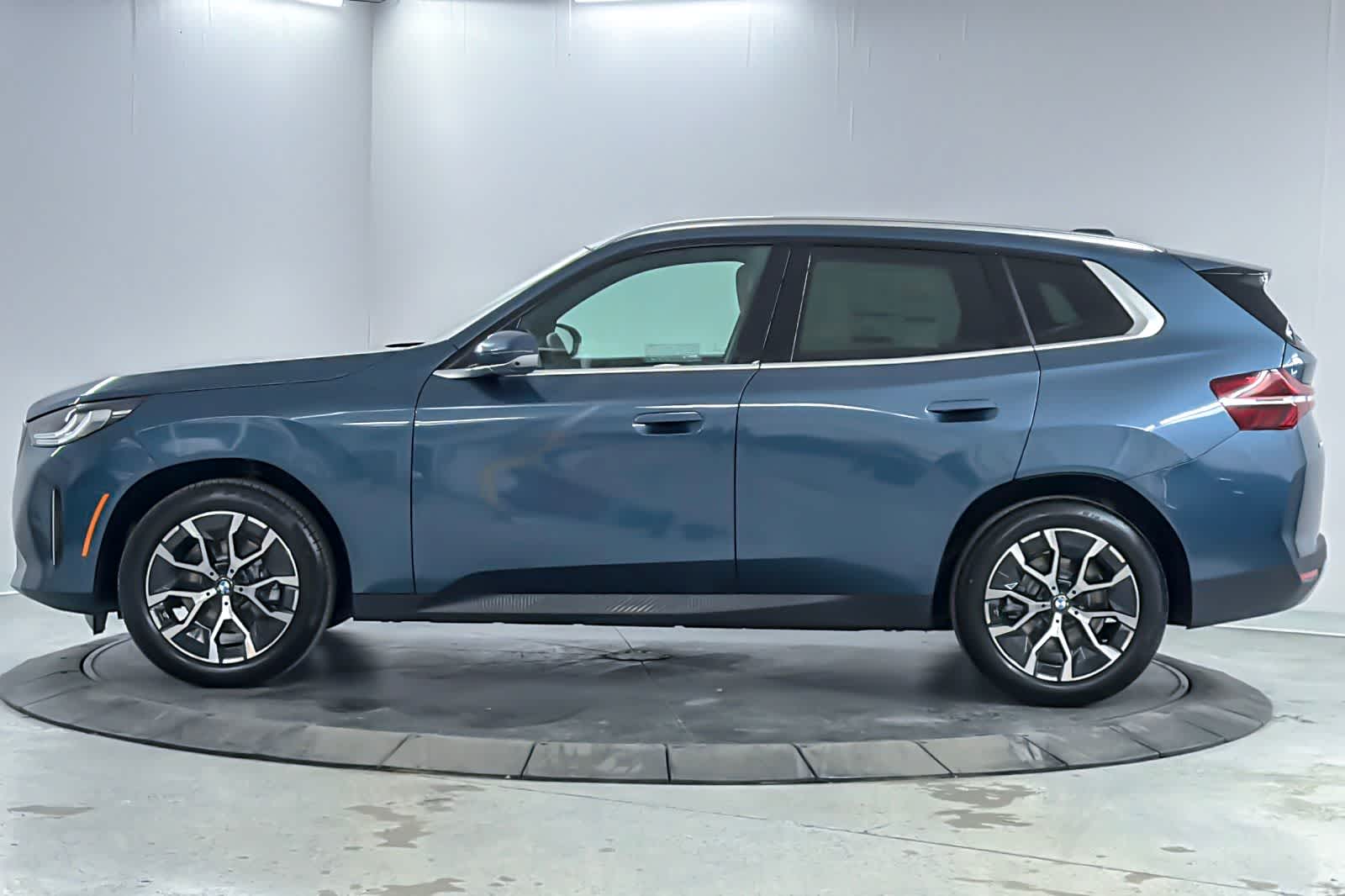 Thumbnail: 2026 BMW X3 - 5