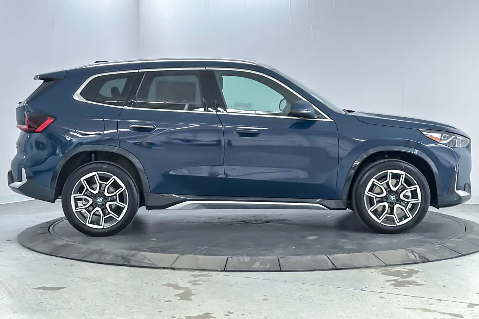 Thumbnail: 2026 BMW X1 - 8