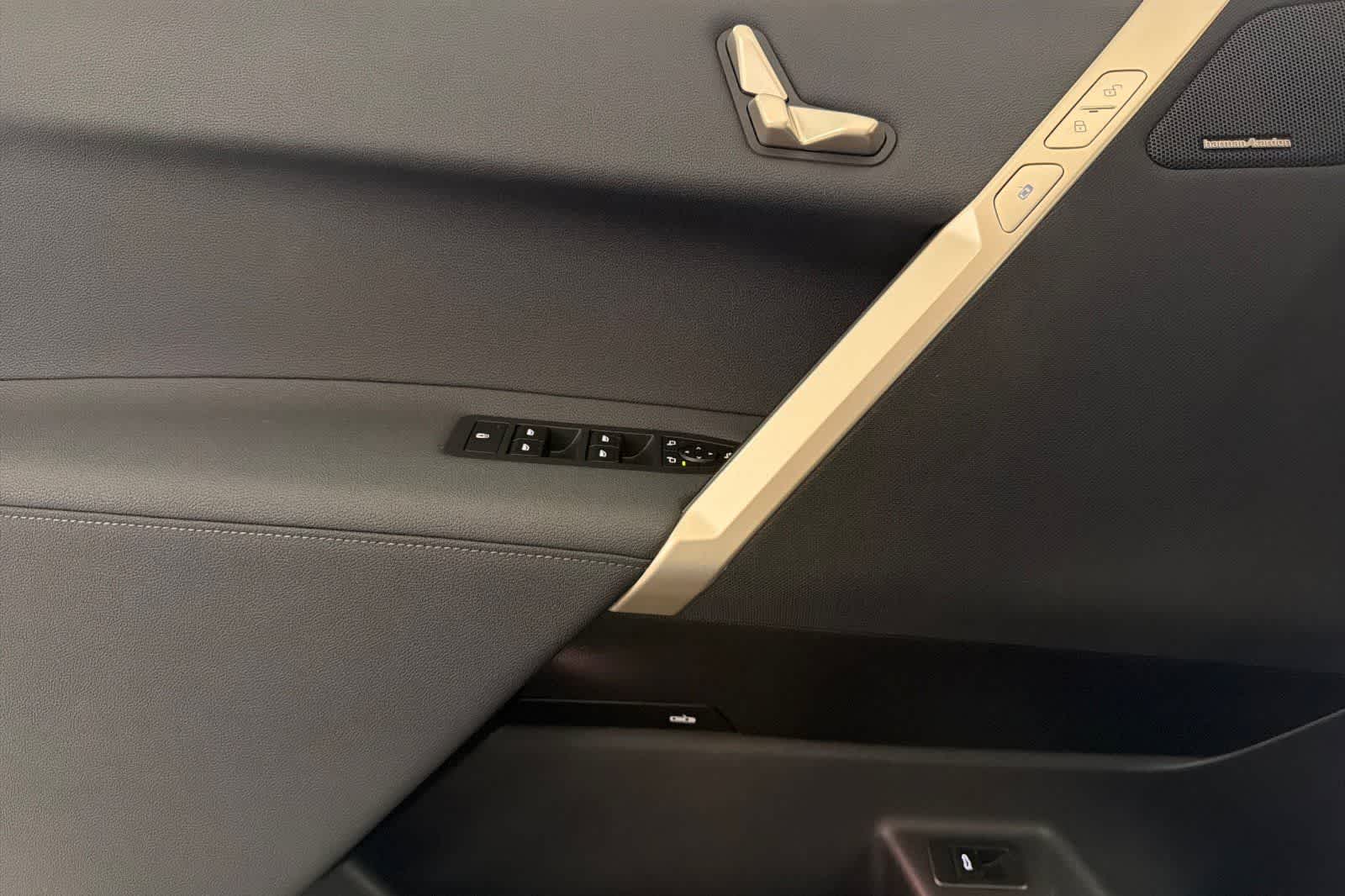 Thumbnail: 2023 BMW iX - 12