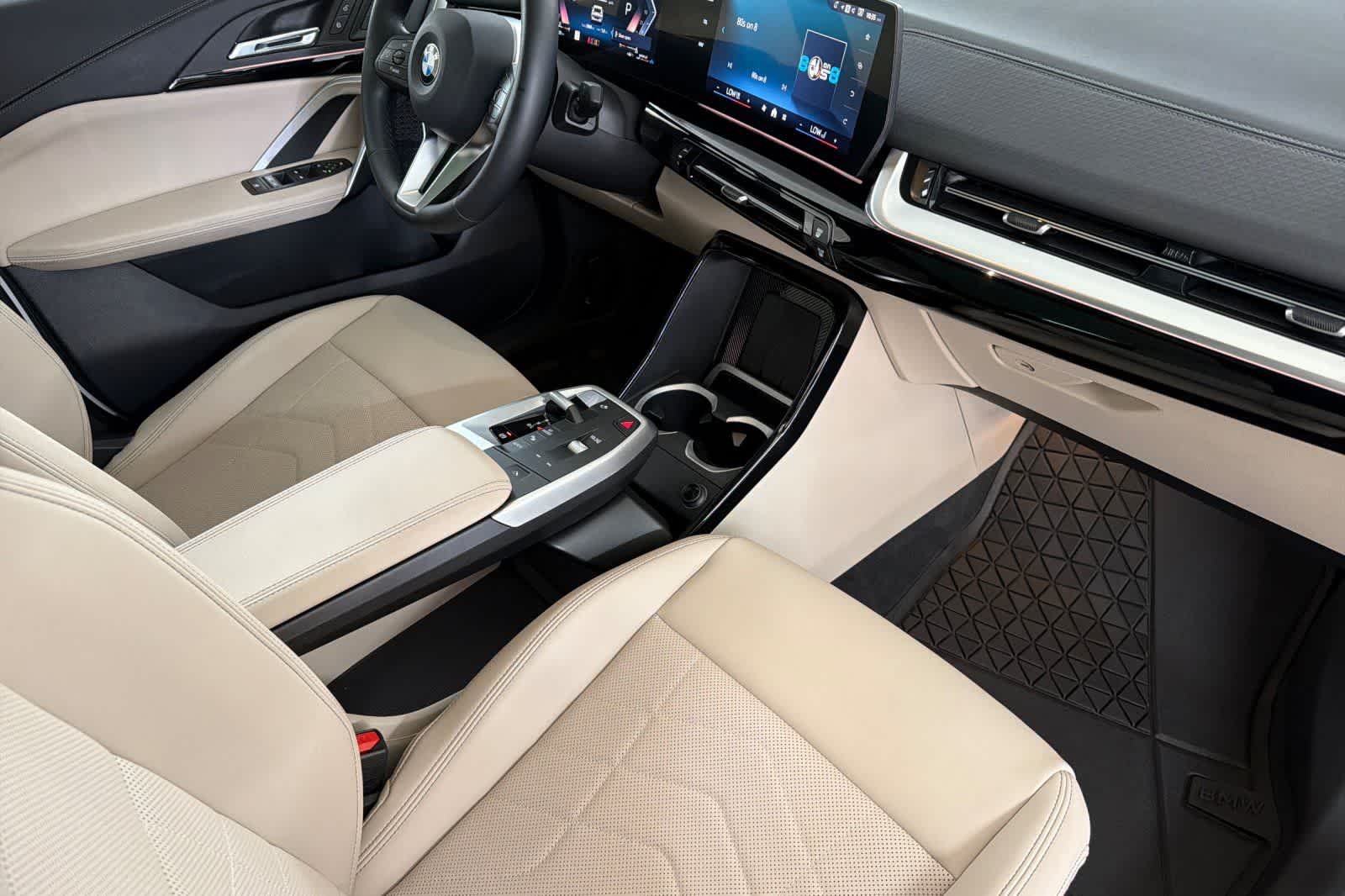 Thumbnail: 2025 BMW X2 - 16