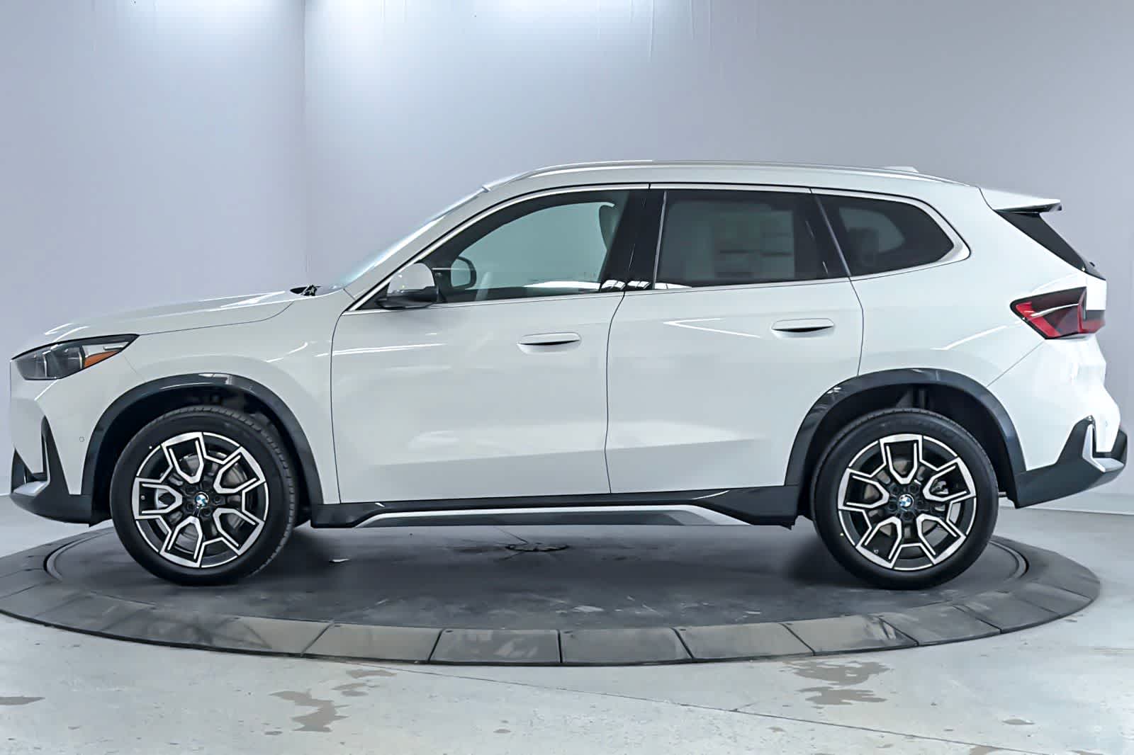 Thumbnail: 2026 BMW X1 - 5