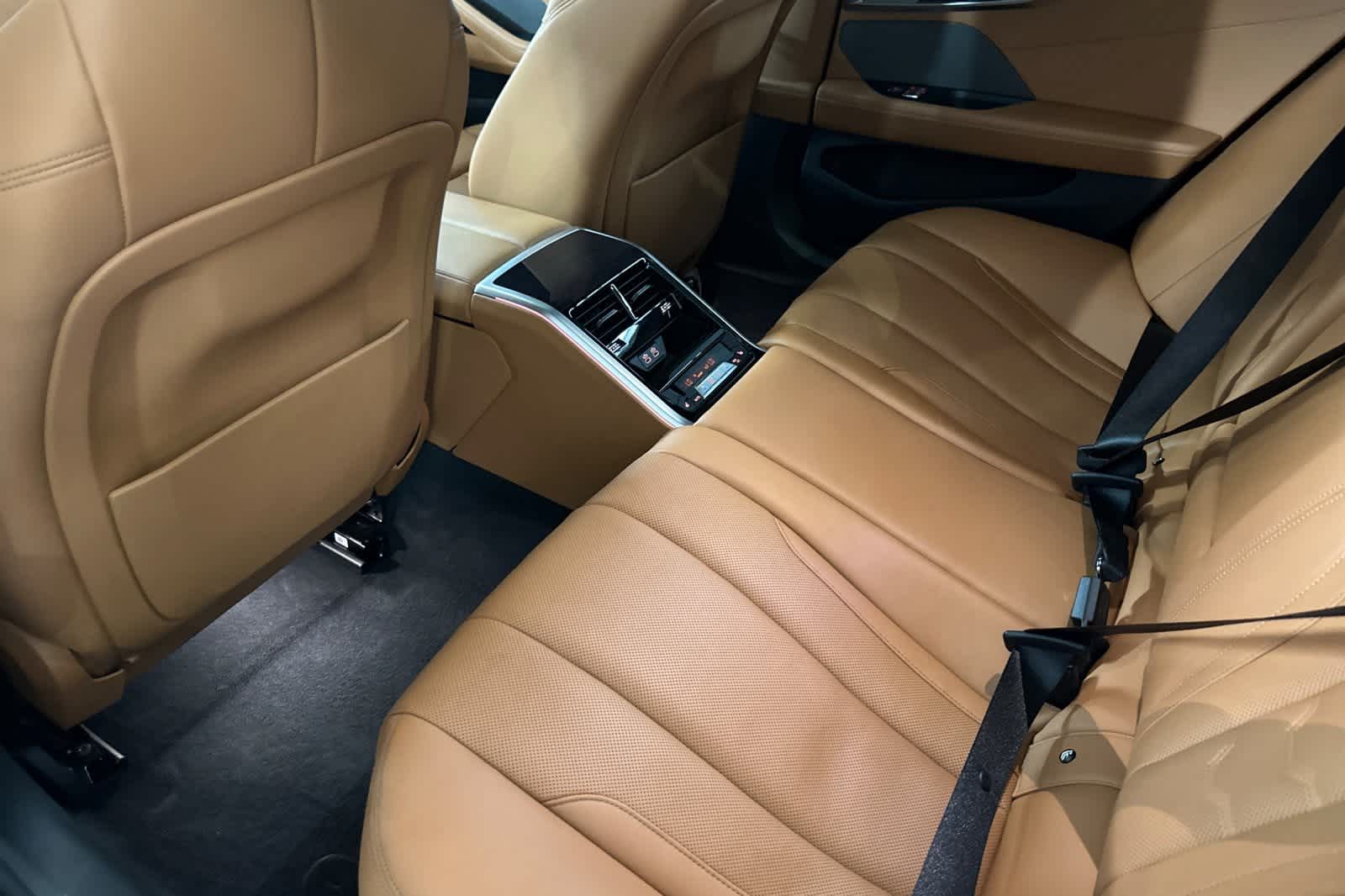 Thumbnail: 2022 BMW 8 Series - 4