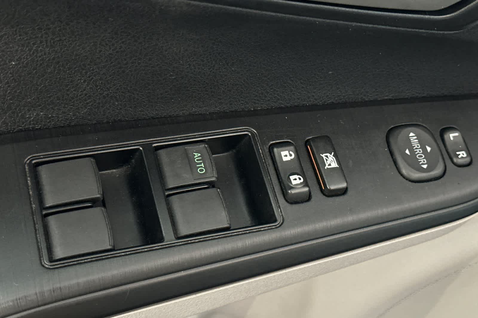 Thumbnail: 2013 Toyota Camry - 13