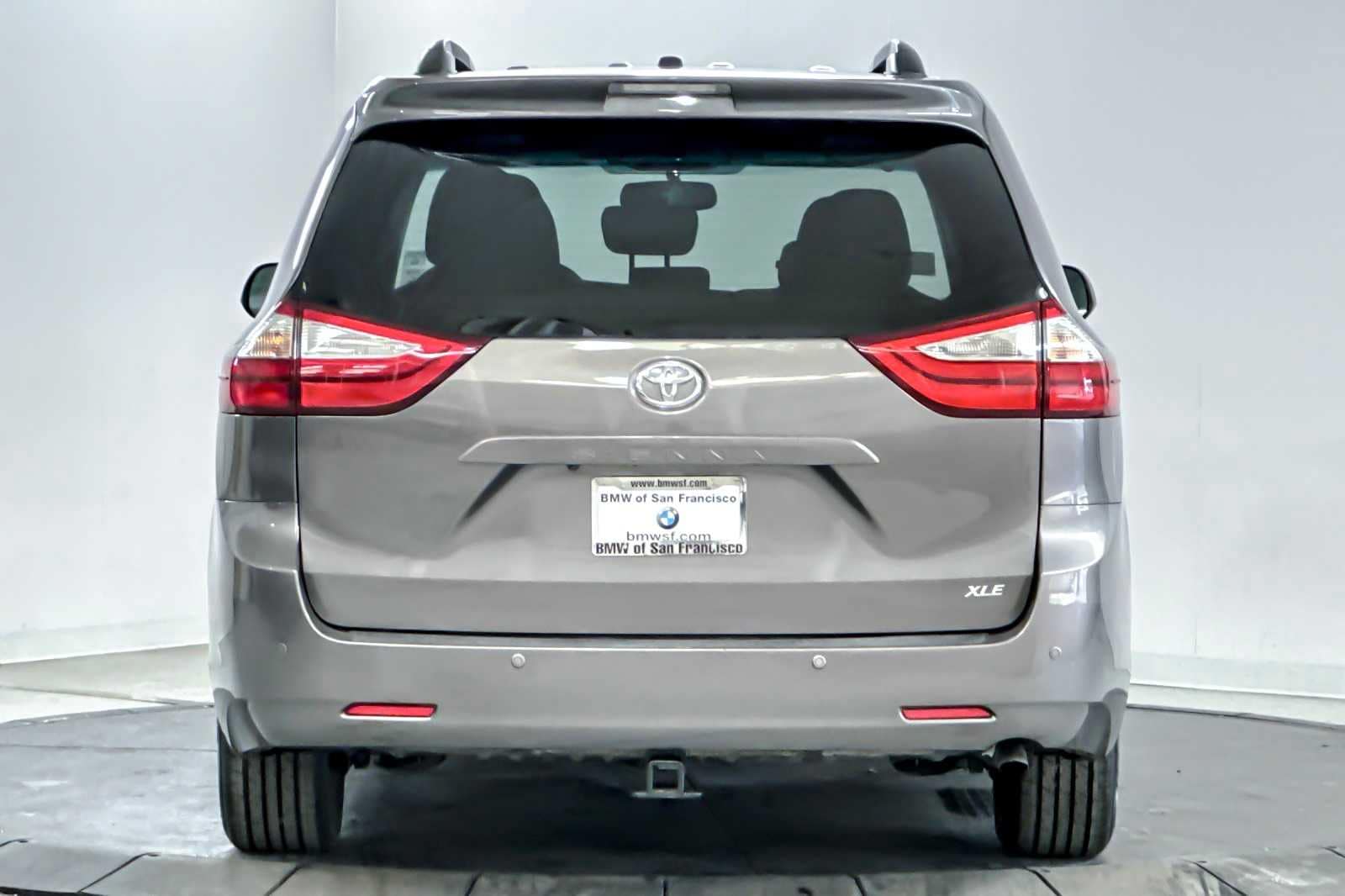 Thumbnail: 2017 Toyota Sienna - 7