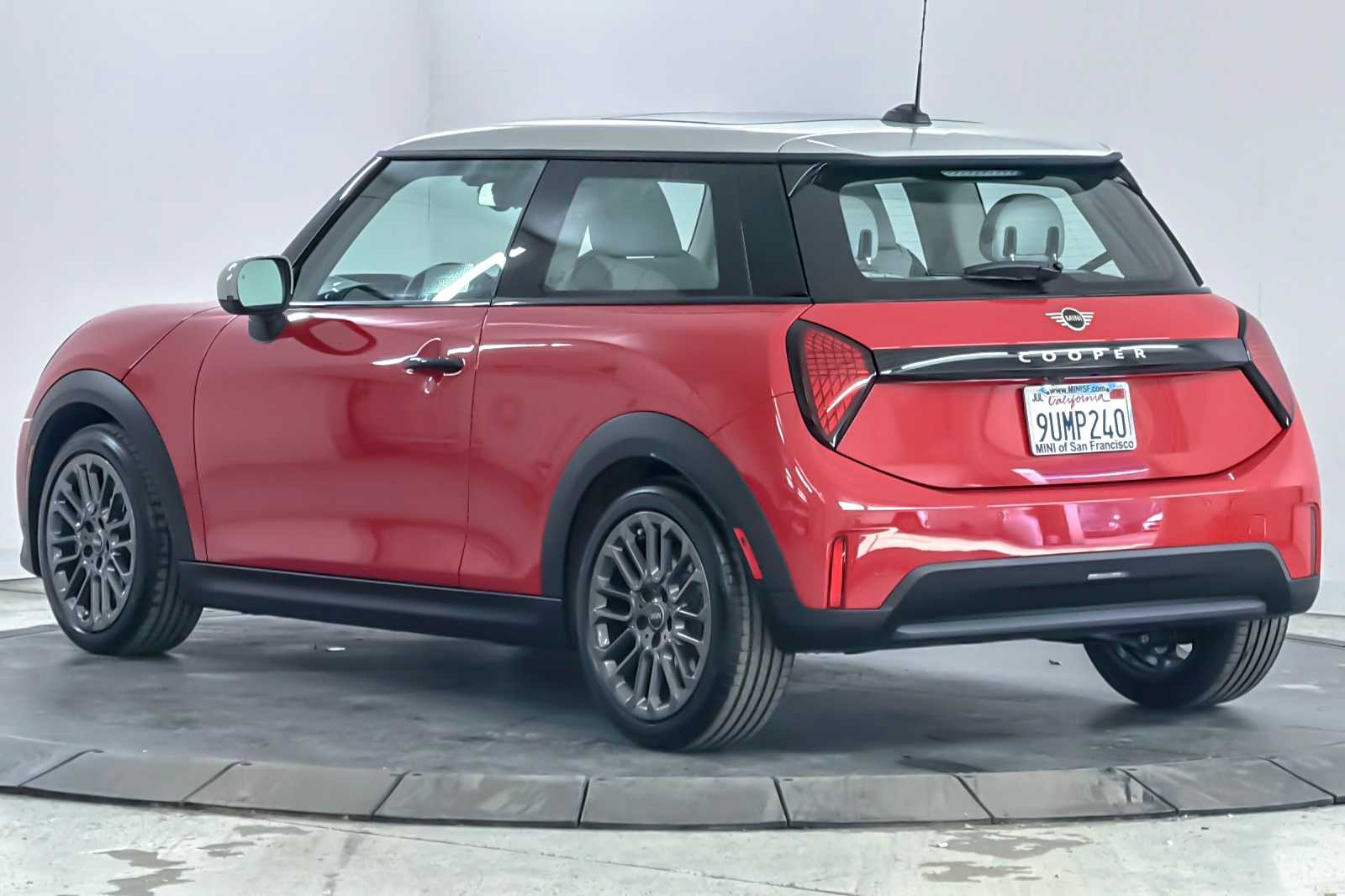 Thumbnail: 2025 MINI Cooper Hardtop - 6