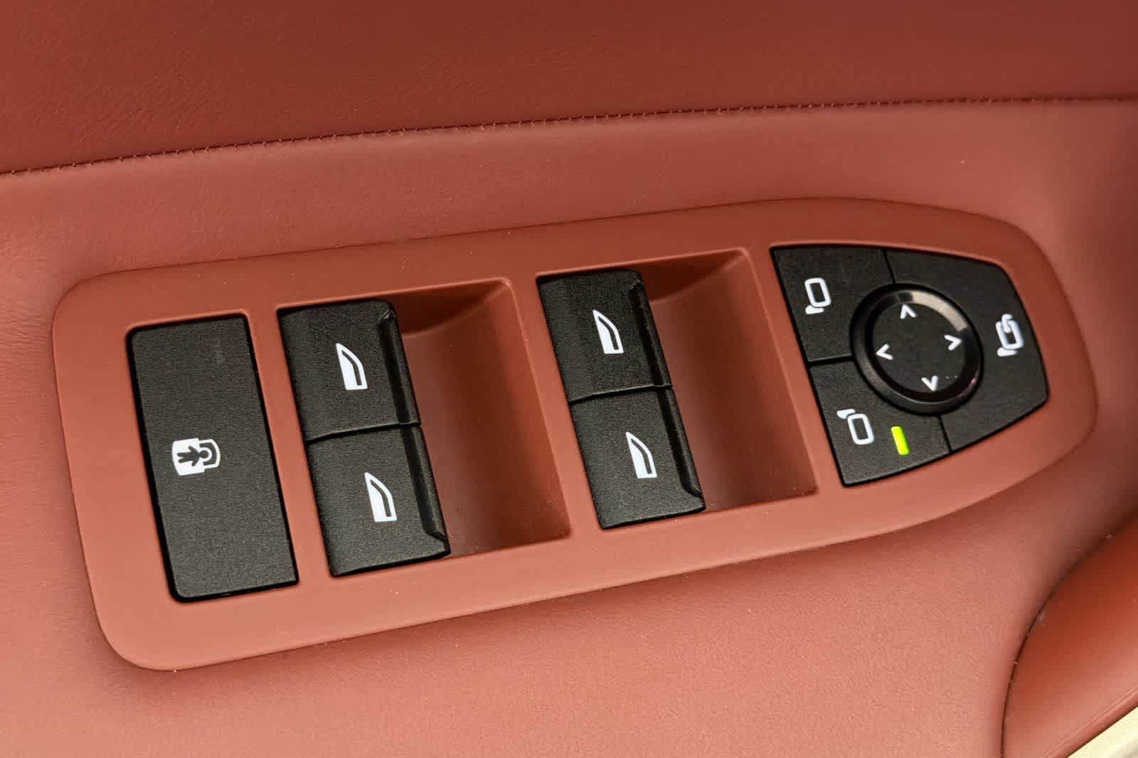 Thumbnail: 2024 BMW iX - 13