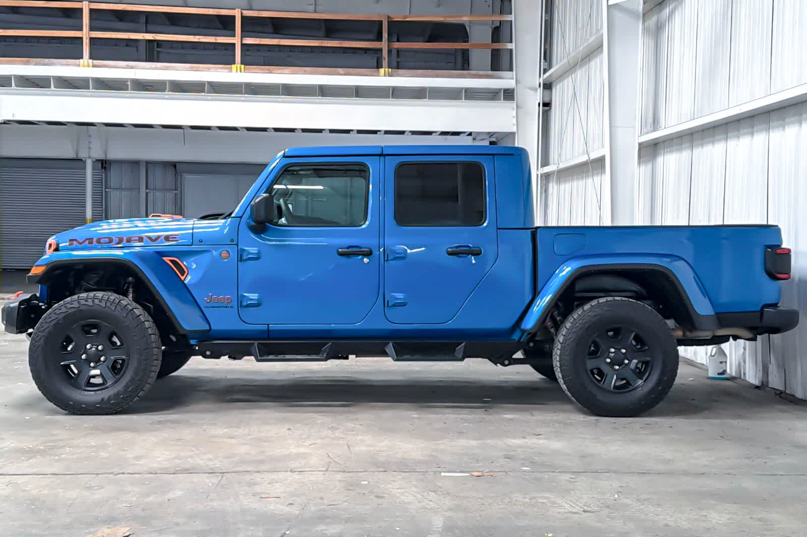 Thumbnail: 2023 Jeep Gladiator - 5