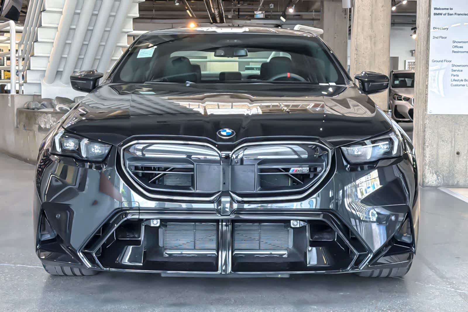 Thumbnail: 2026 BMW M5 - 10