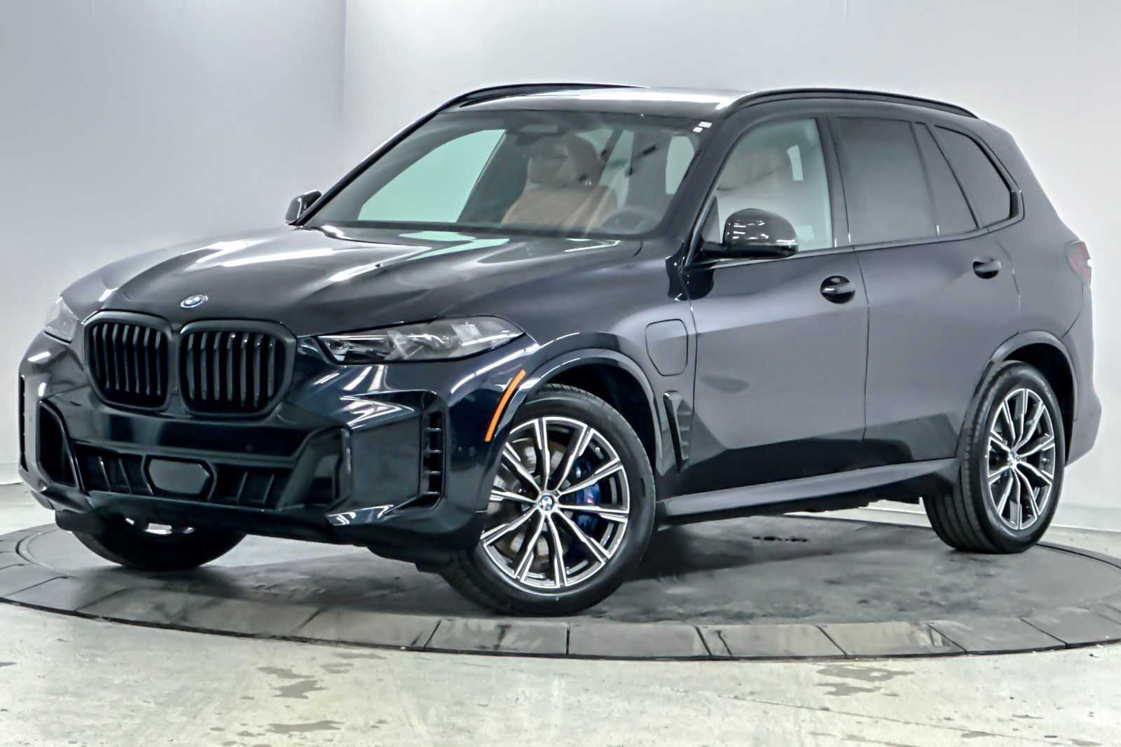 Thumbnail: 2026 BMW X5 - 1