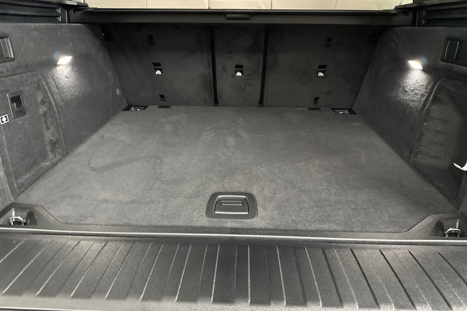 Thumbnail: 2026 BMW X5 - 15