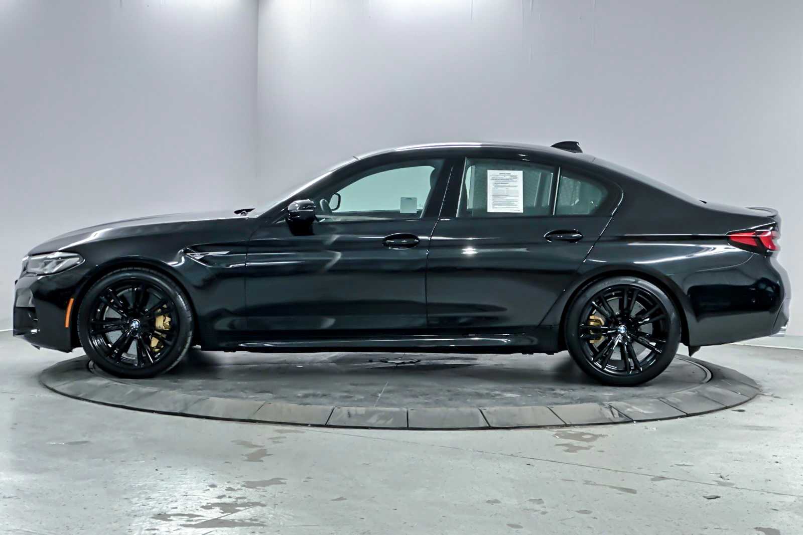 Thumbnail: 2023 BMW M5 - 5