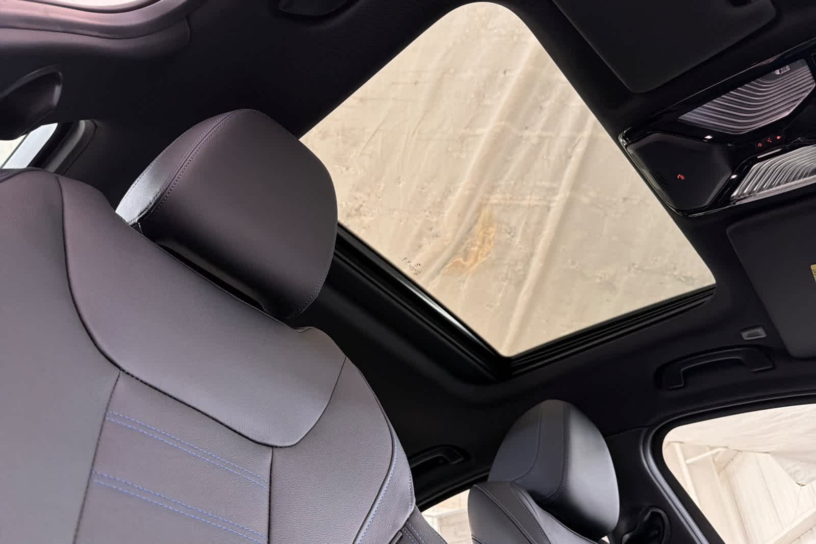 Thumbnail: 2026 BMW 3 Series - 16