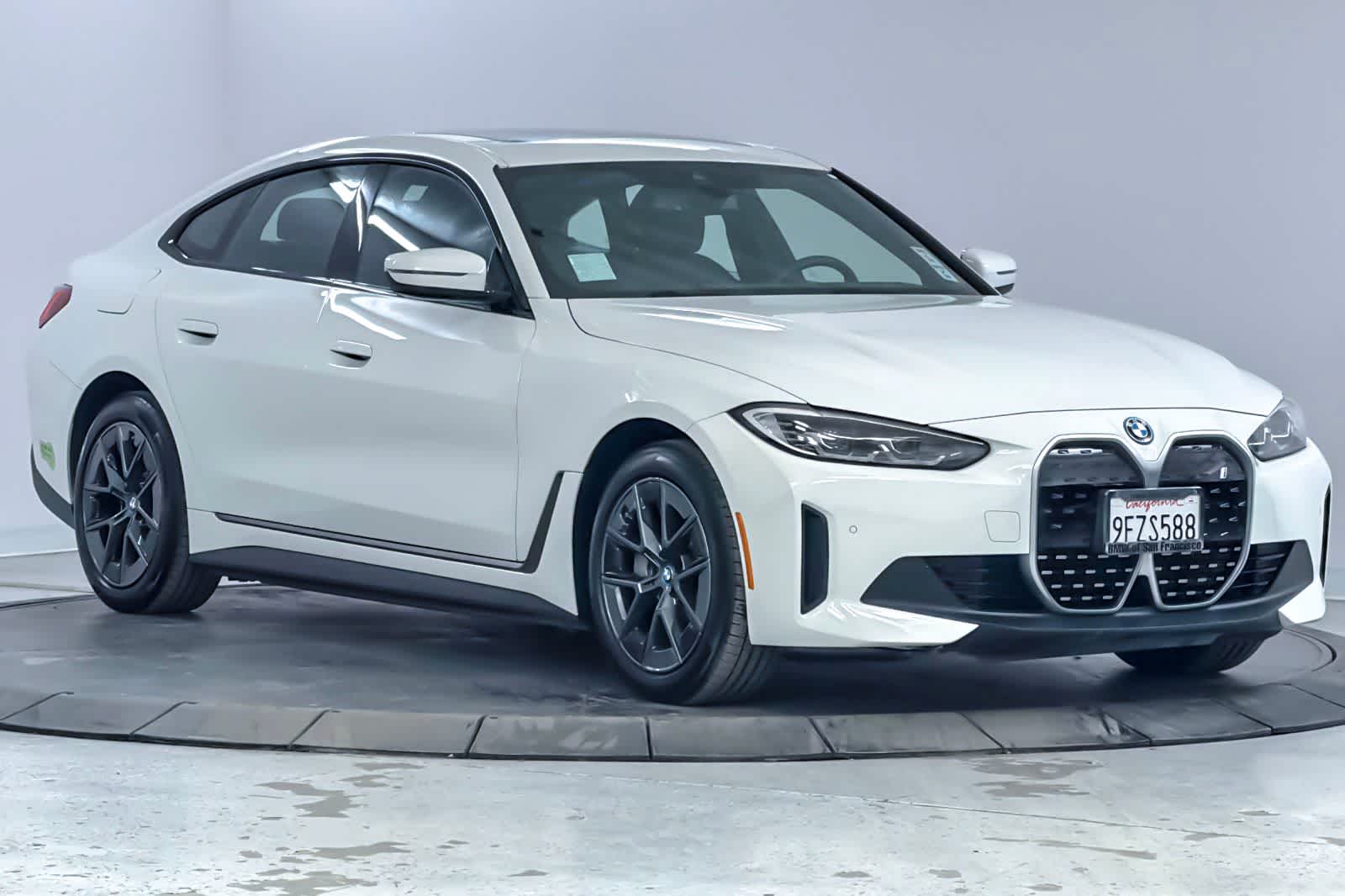 Thumbnail: 2023 BMW i4 - 9
