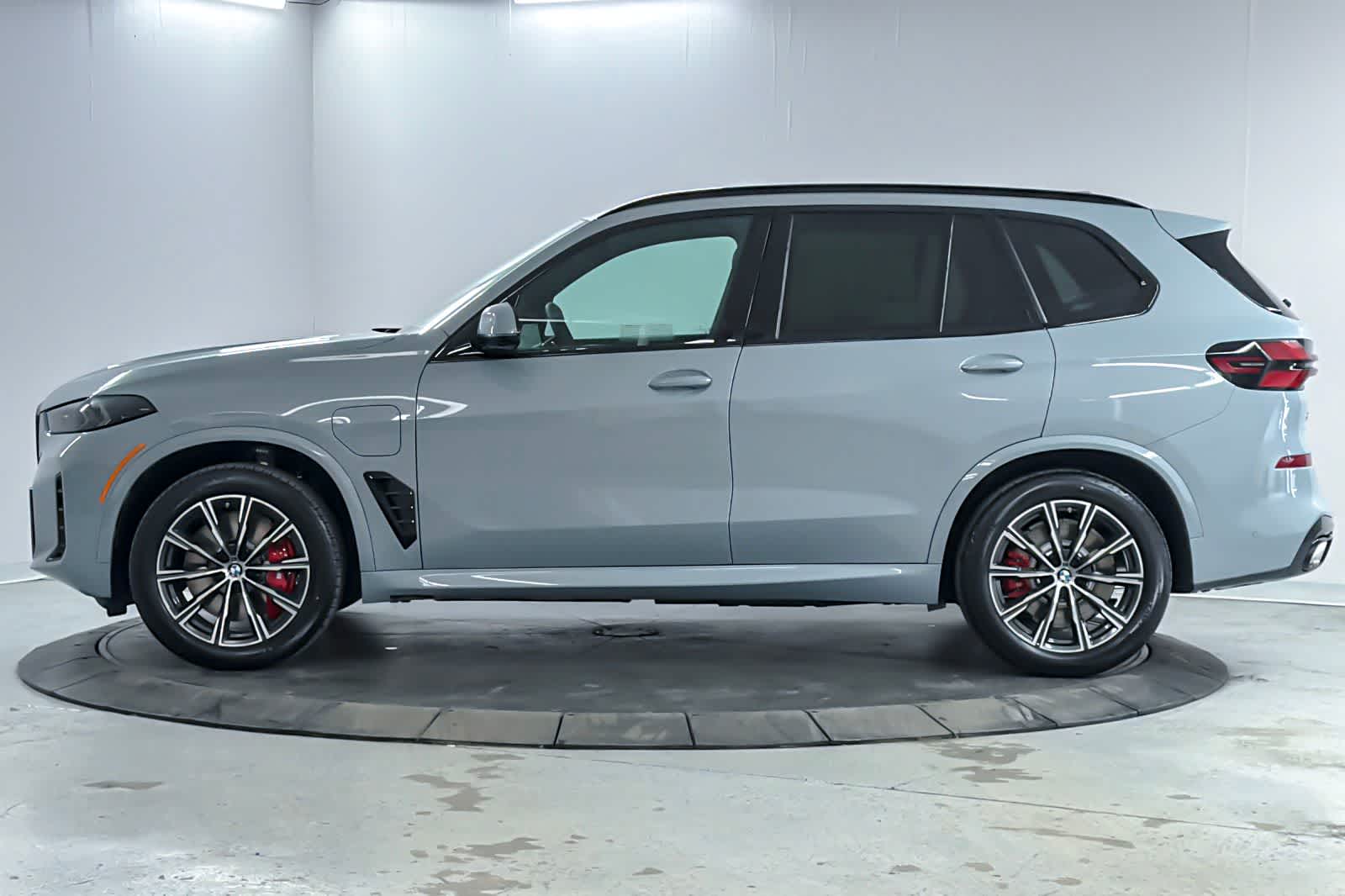 Thumbnail: 2026 BMW X5 - 5