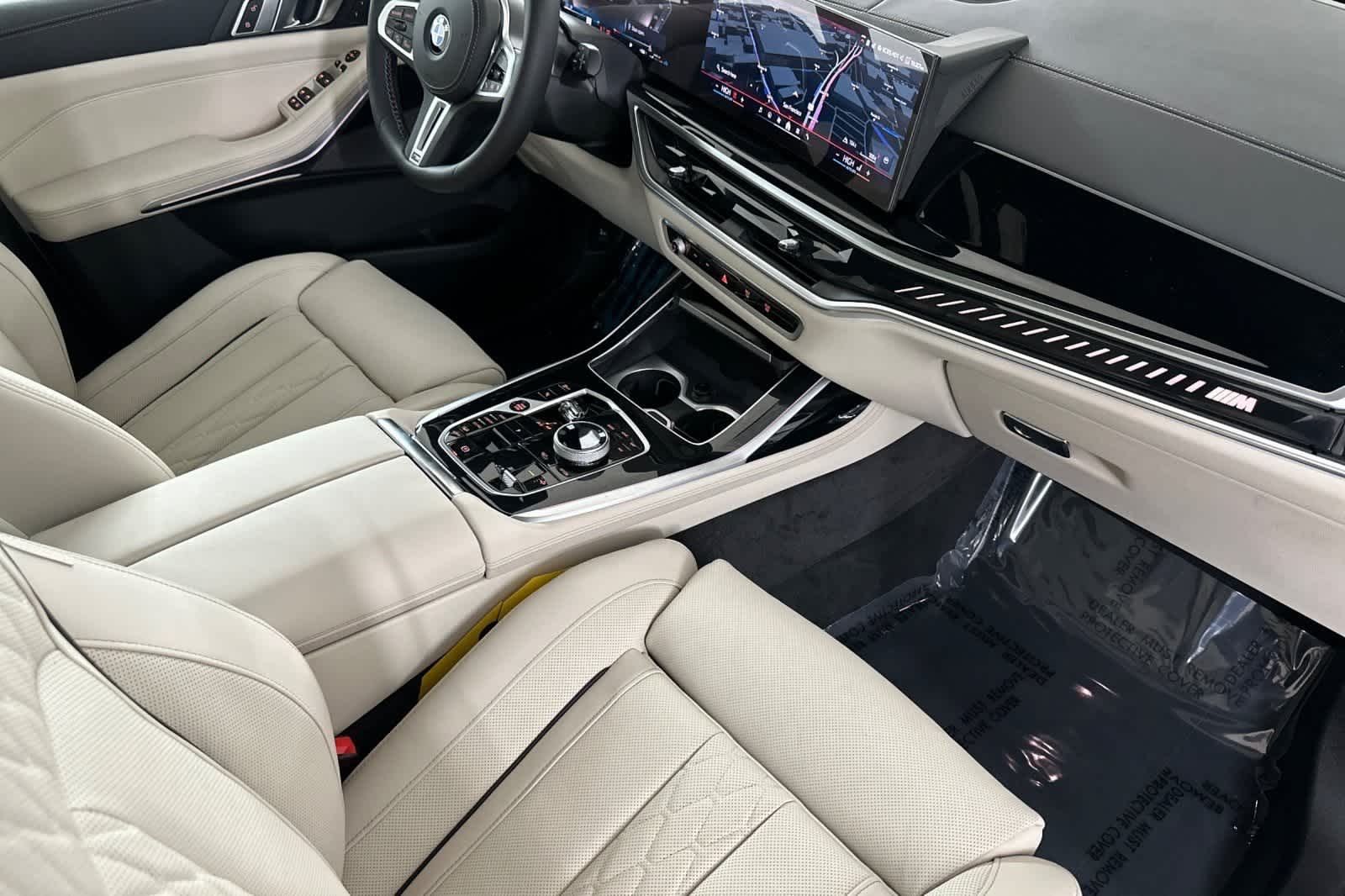 Thumbnail: 2026 BMW X7 - 16