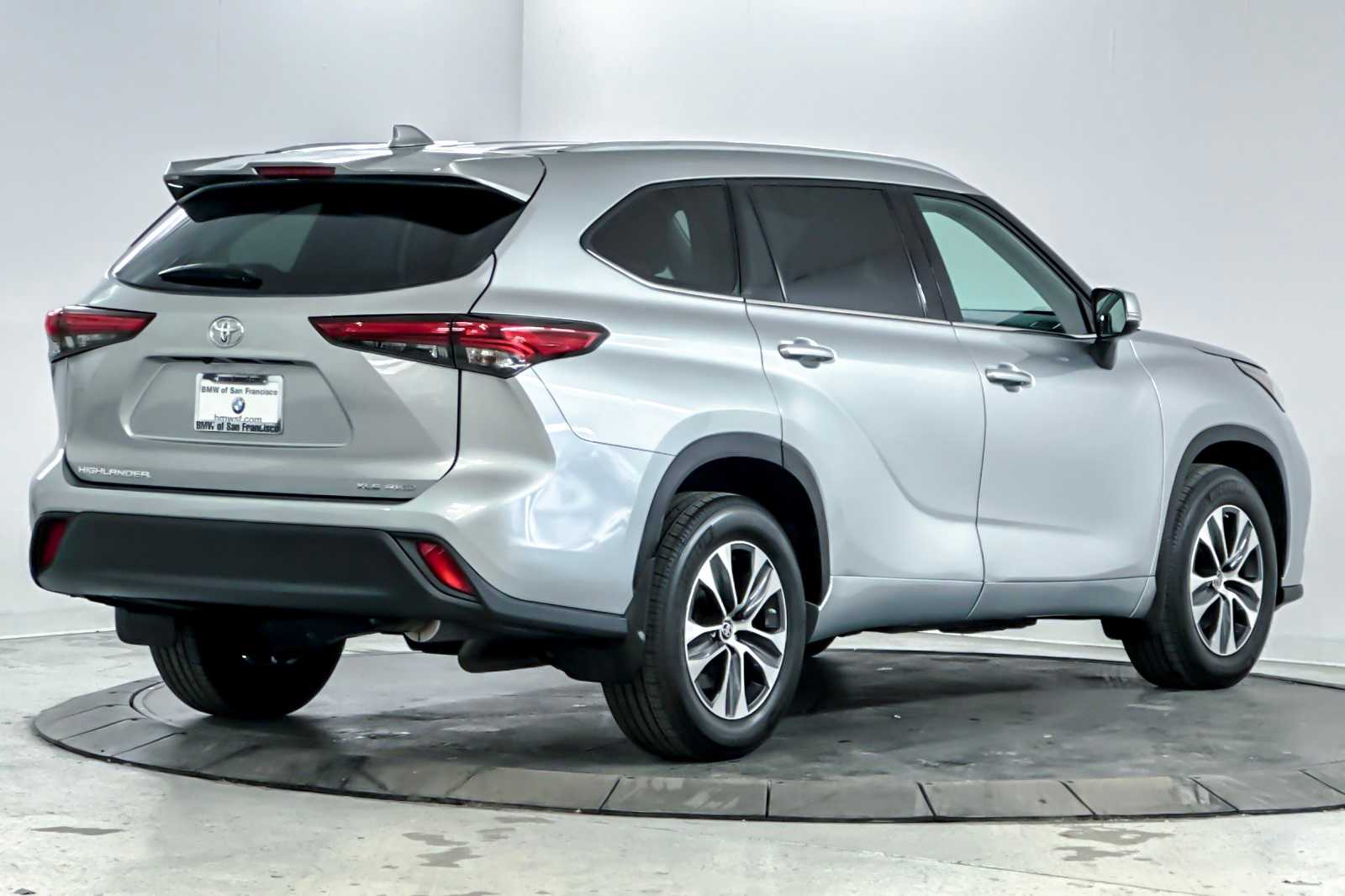 Thumbnail: 2022 Toyota Highlander - 2