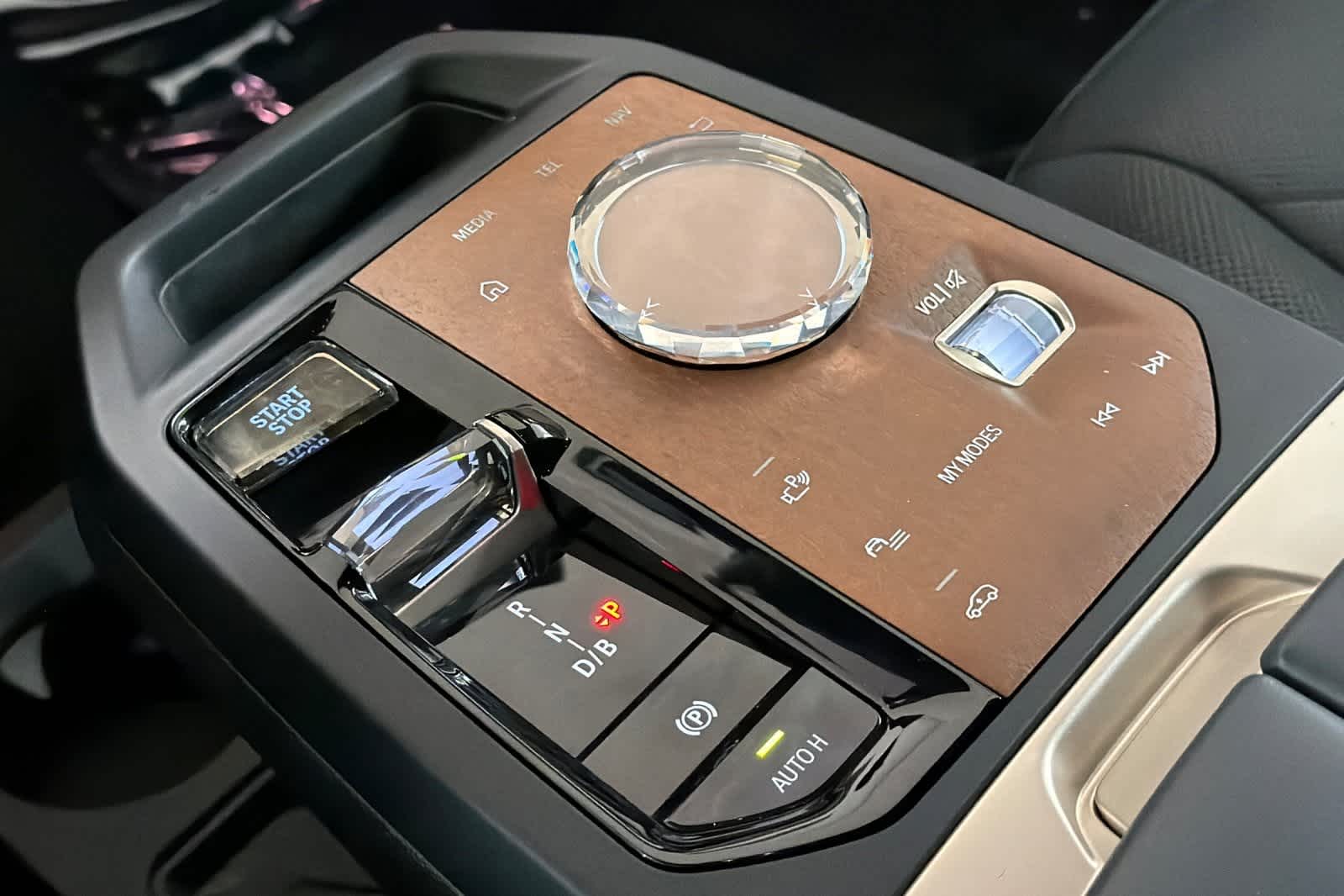 Thumbnail: 2023 BMW iX - 22