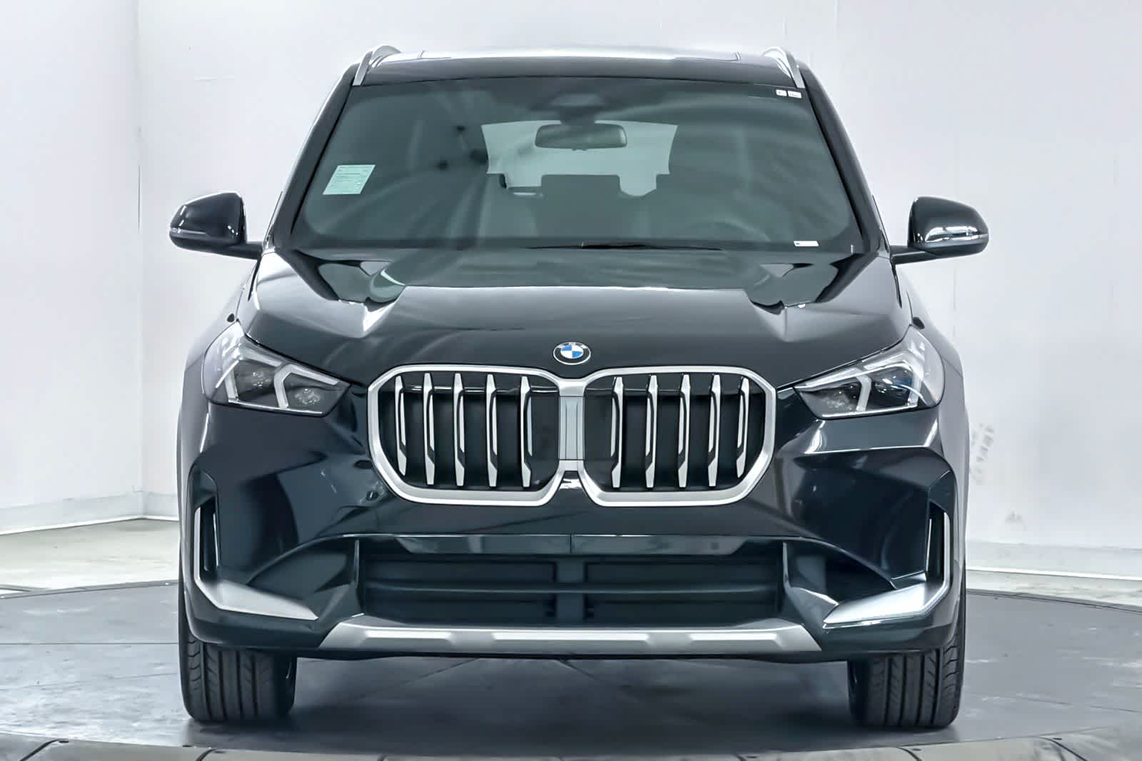 Thumbnail: 2026 BMW X1 - 10