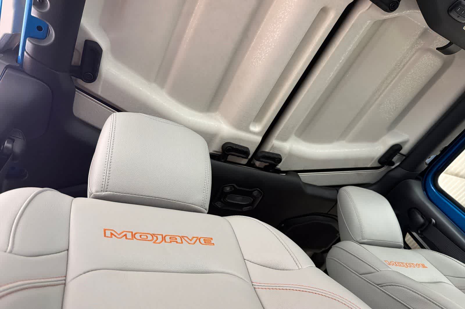 Thumbnail: 2023 Jeep Gladiator - 16