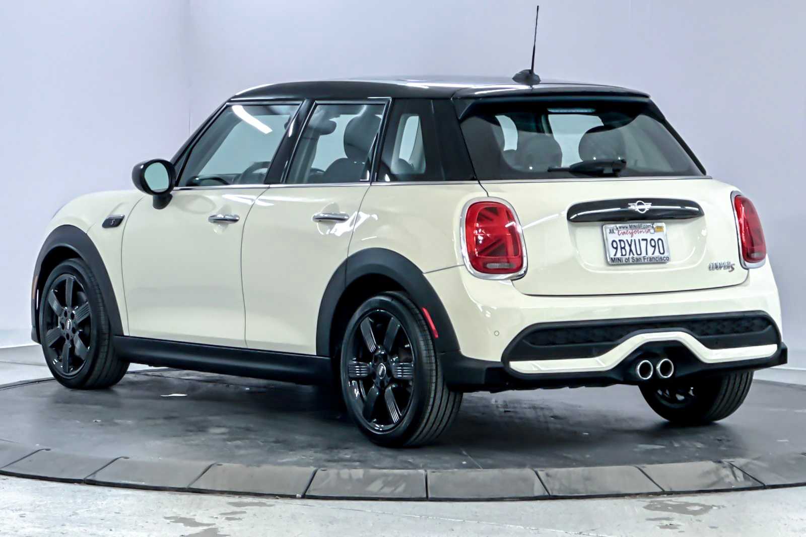 Thumbnail: 2023 MINI Cooper Hardtop - 6