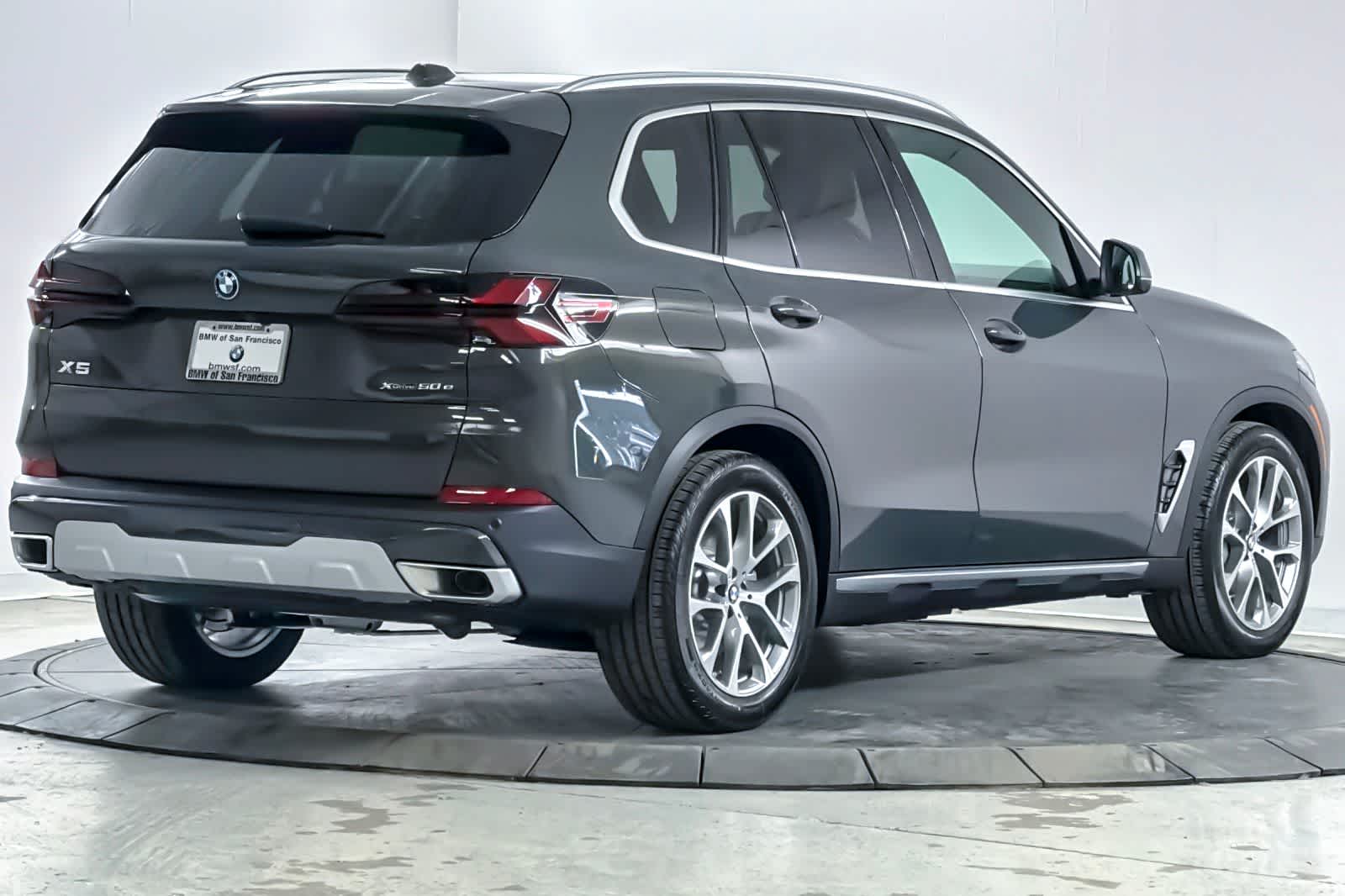 Thumbnail: 2026 BMW X5 - 2